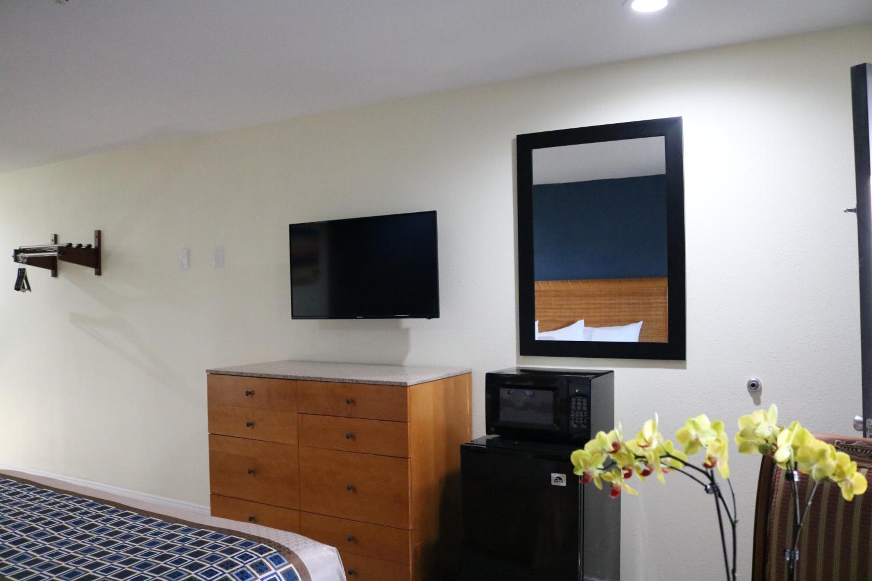 Deluxe King Room - Photo 2