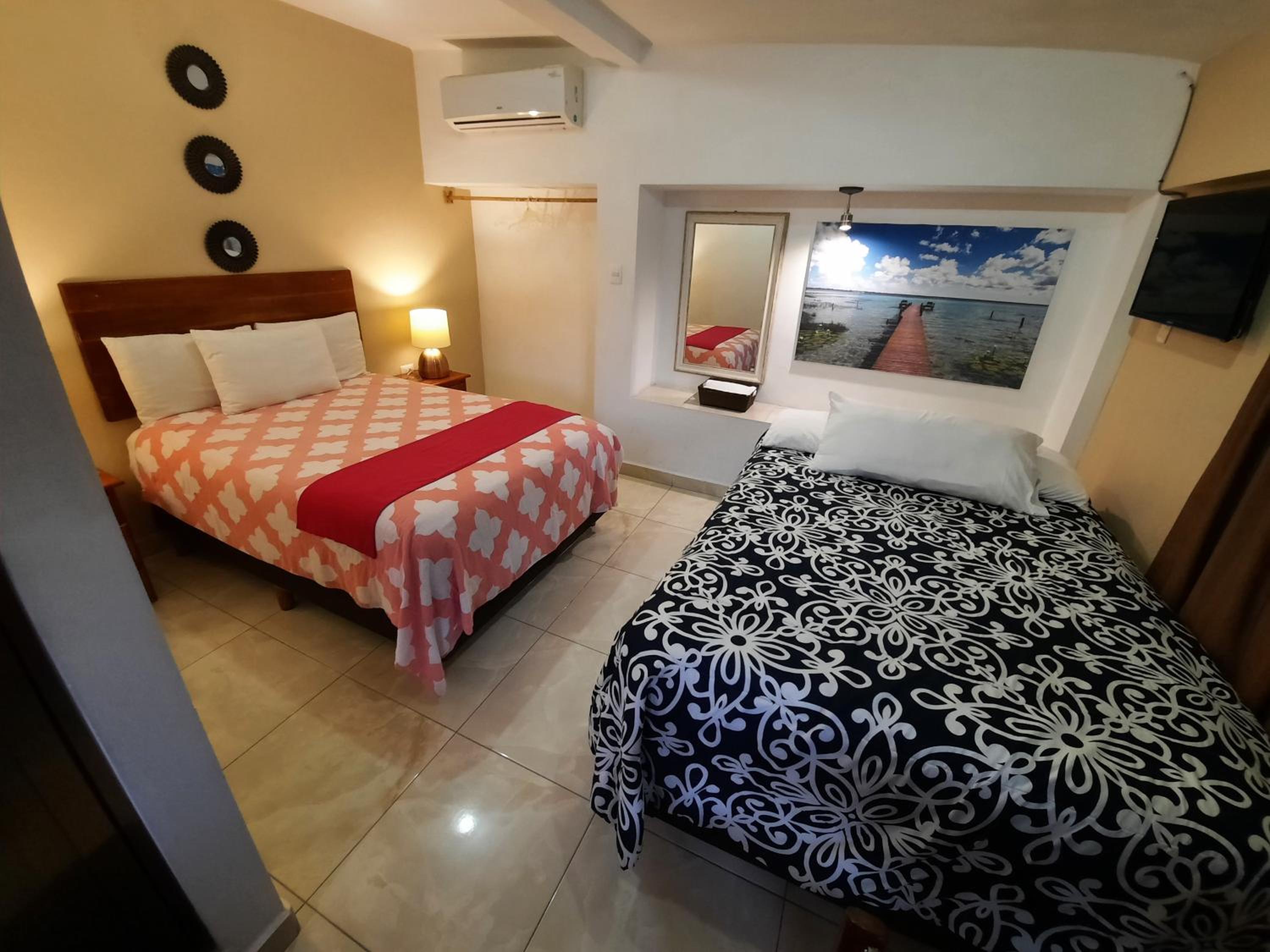 Twin Room with Private Bathroom photo 1