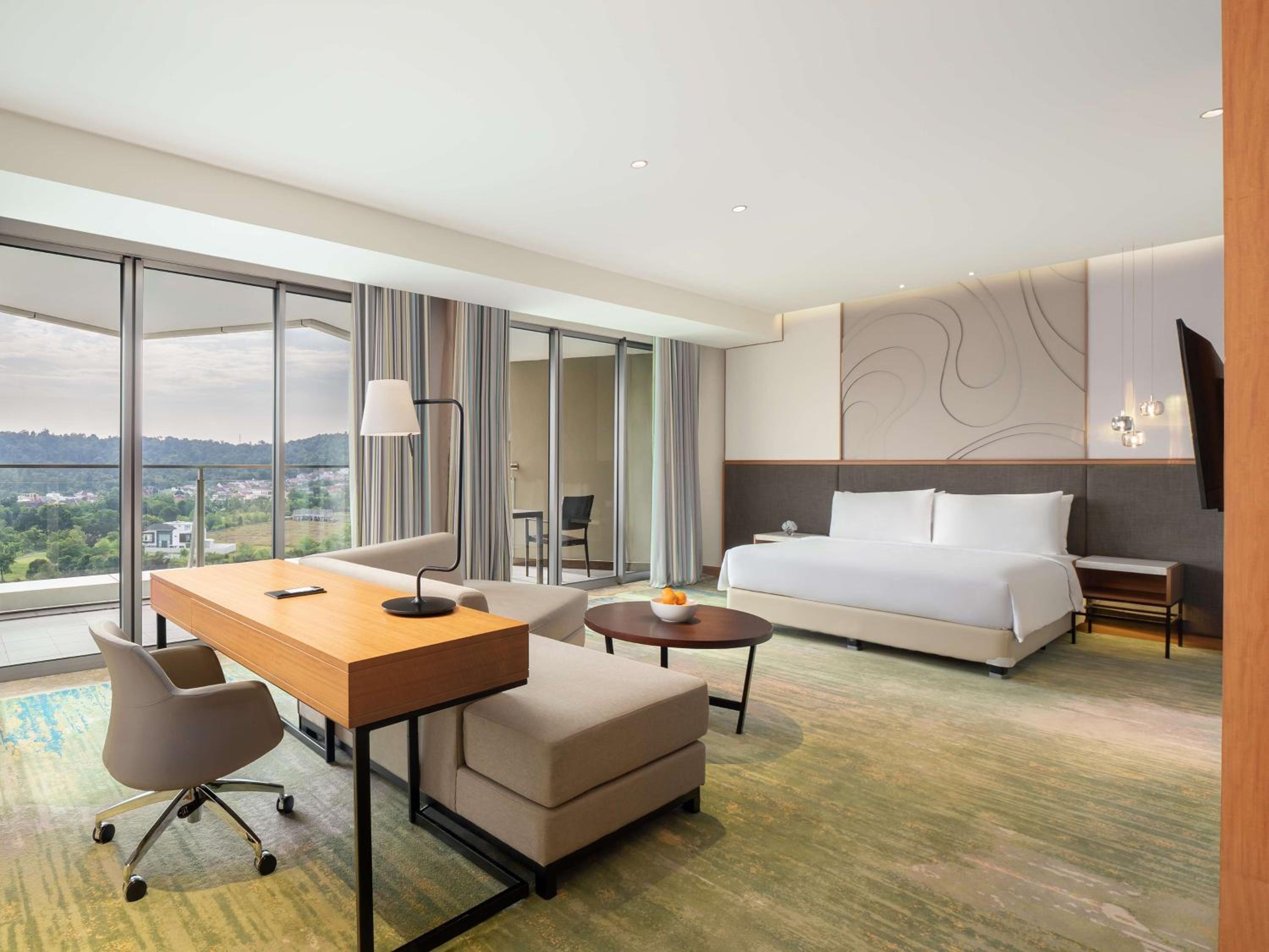 Studio Suite with Golf View photo 1