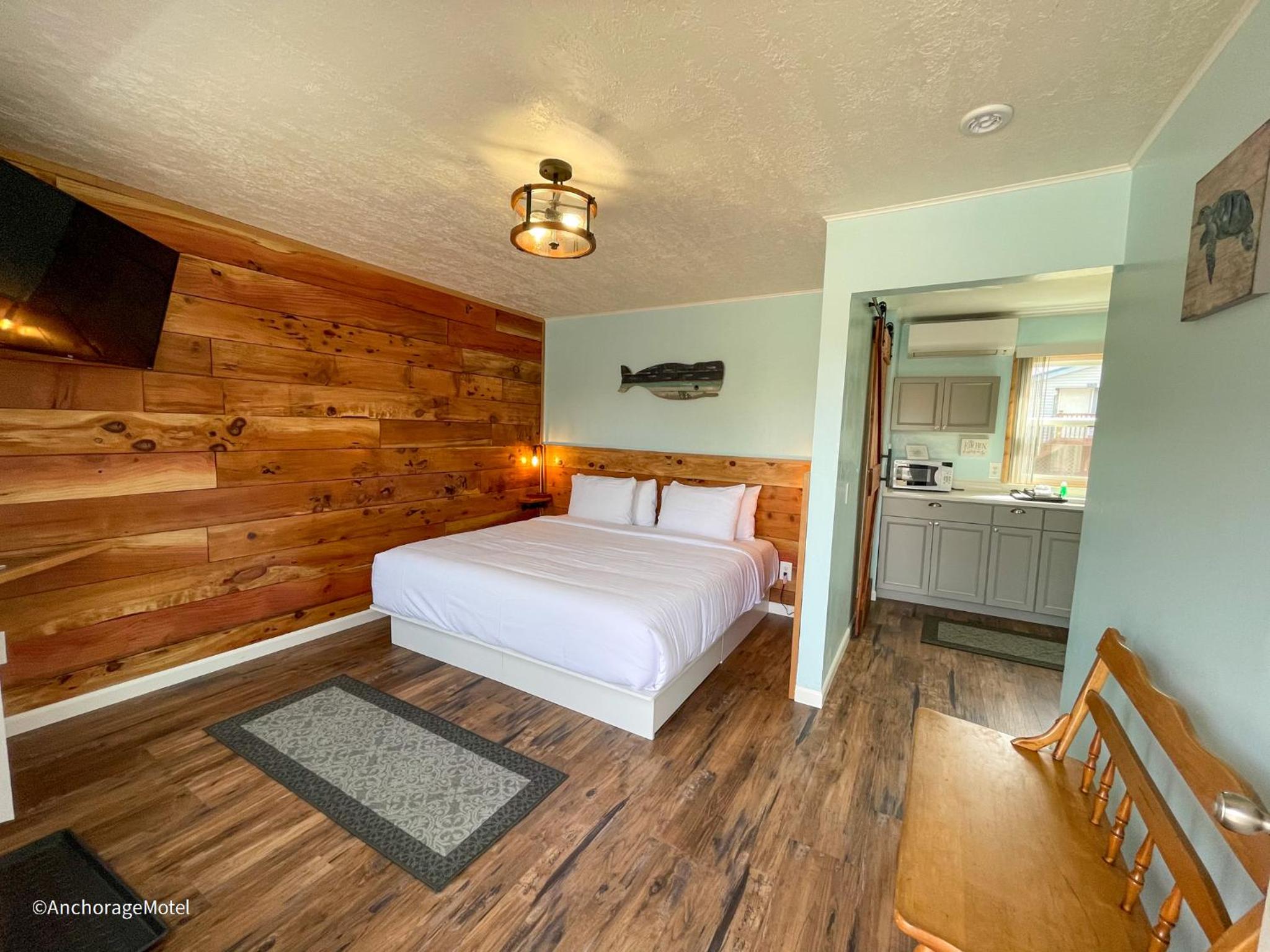 Deluxe King Suite