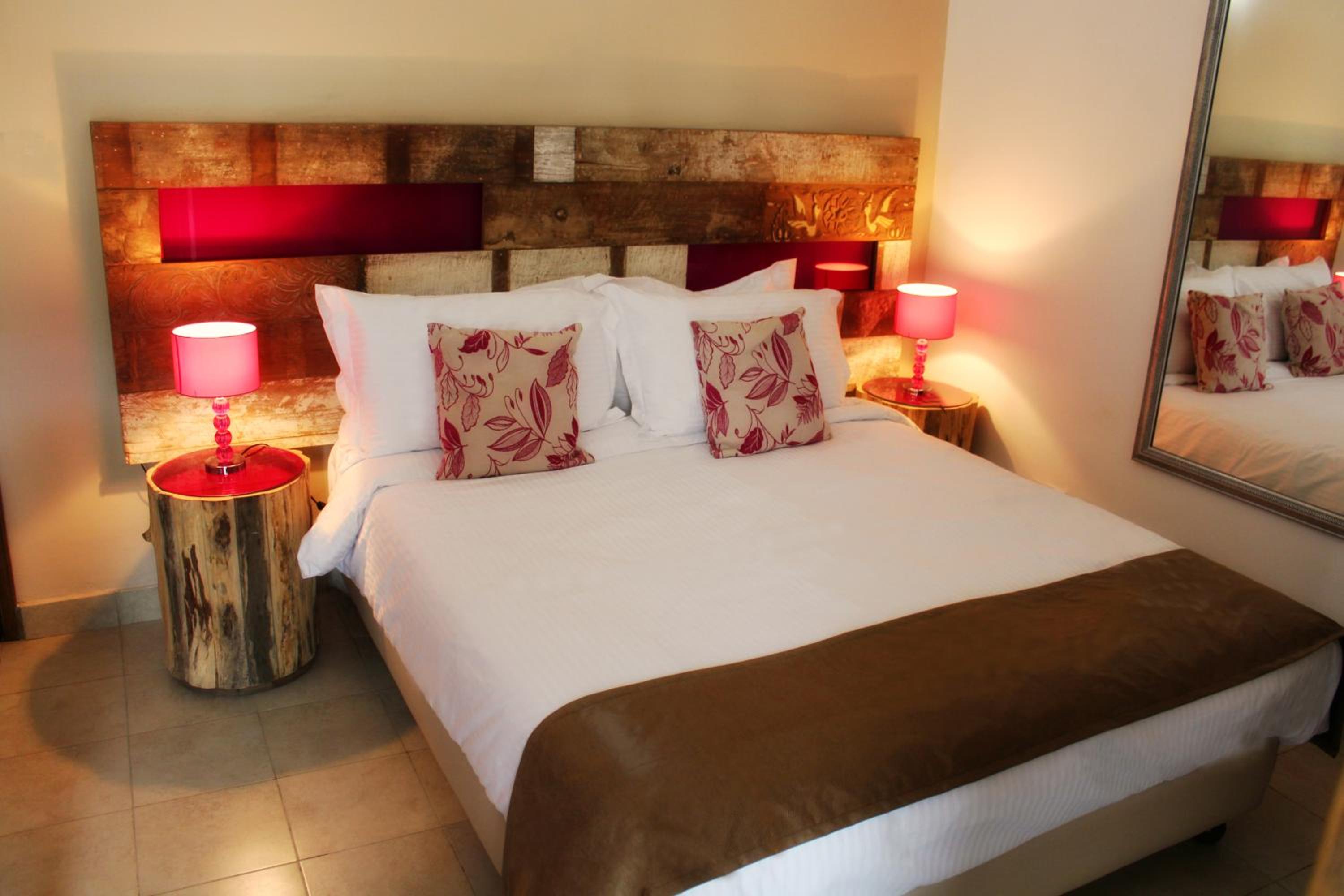 Deluxe Double Room - Photo 8