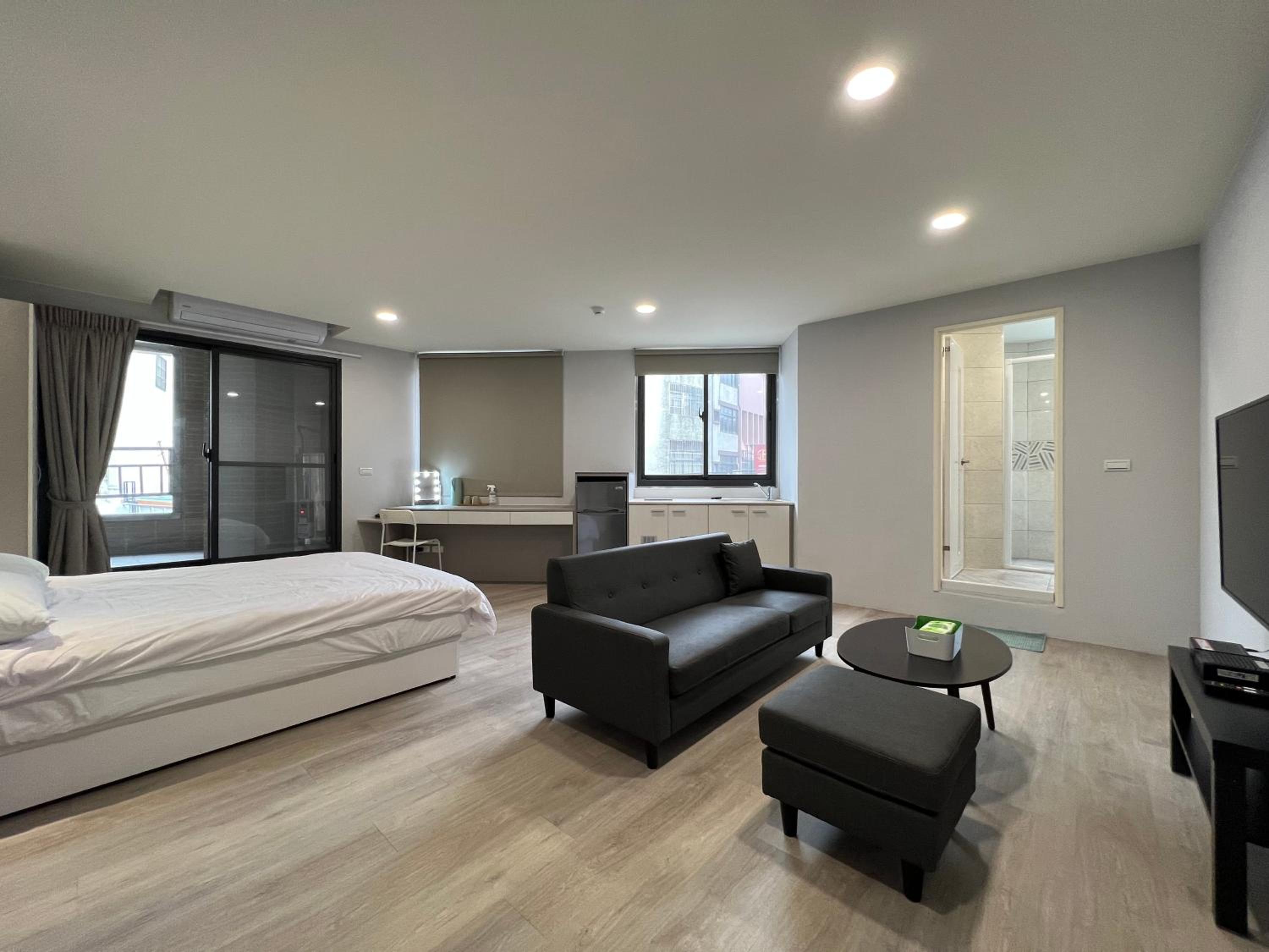 Large Double Room photo 3