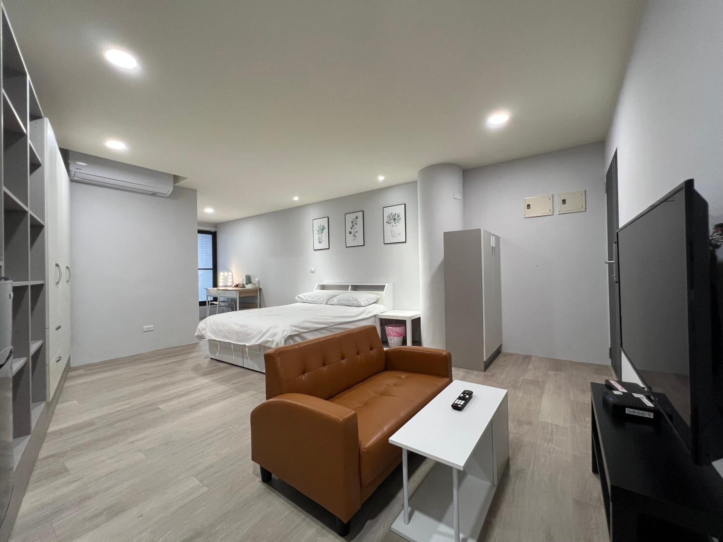 Large Double Room photo 1