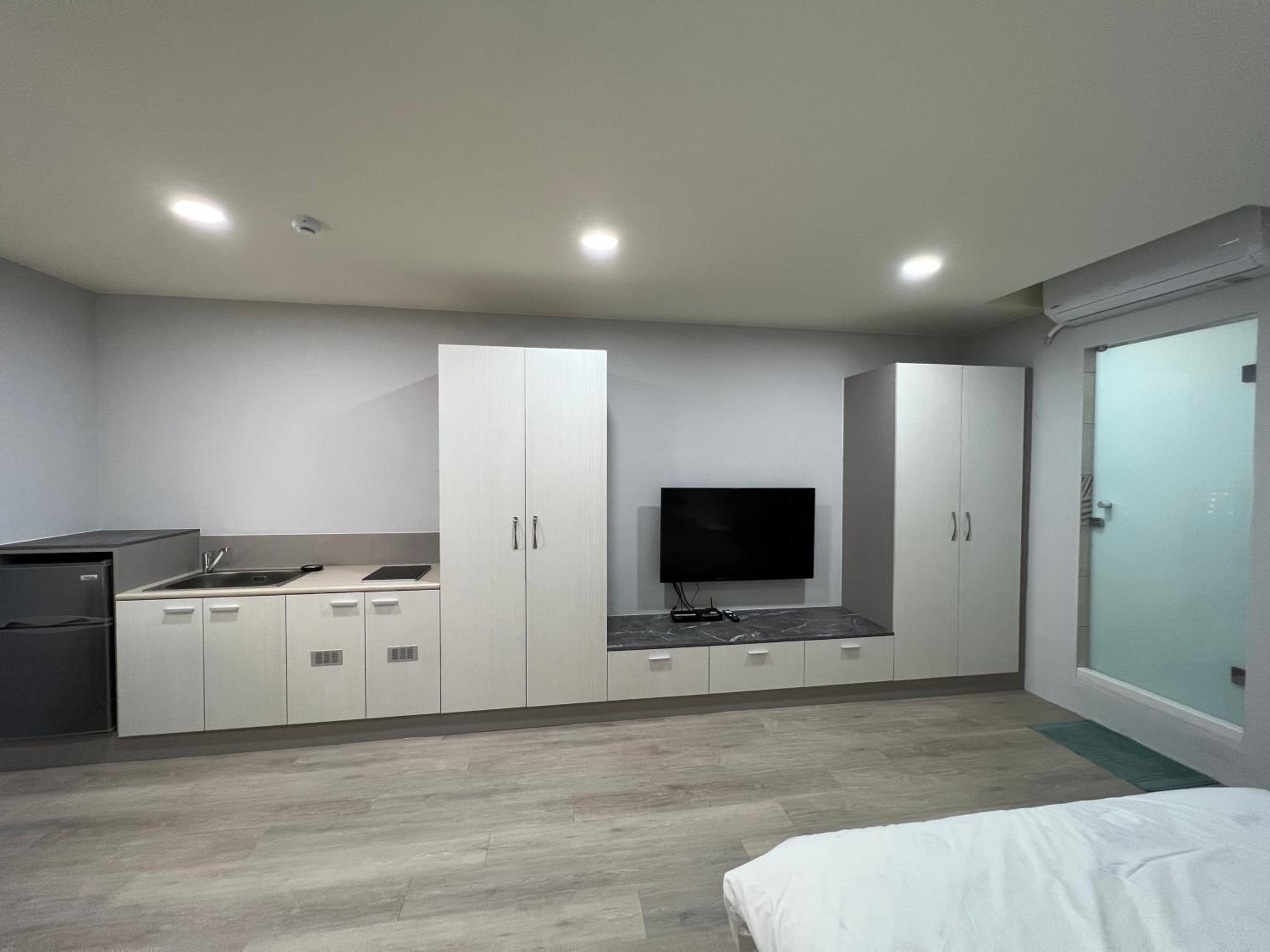 Large Double Room photo 3