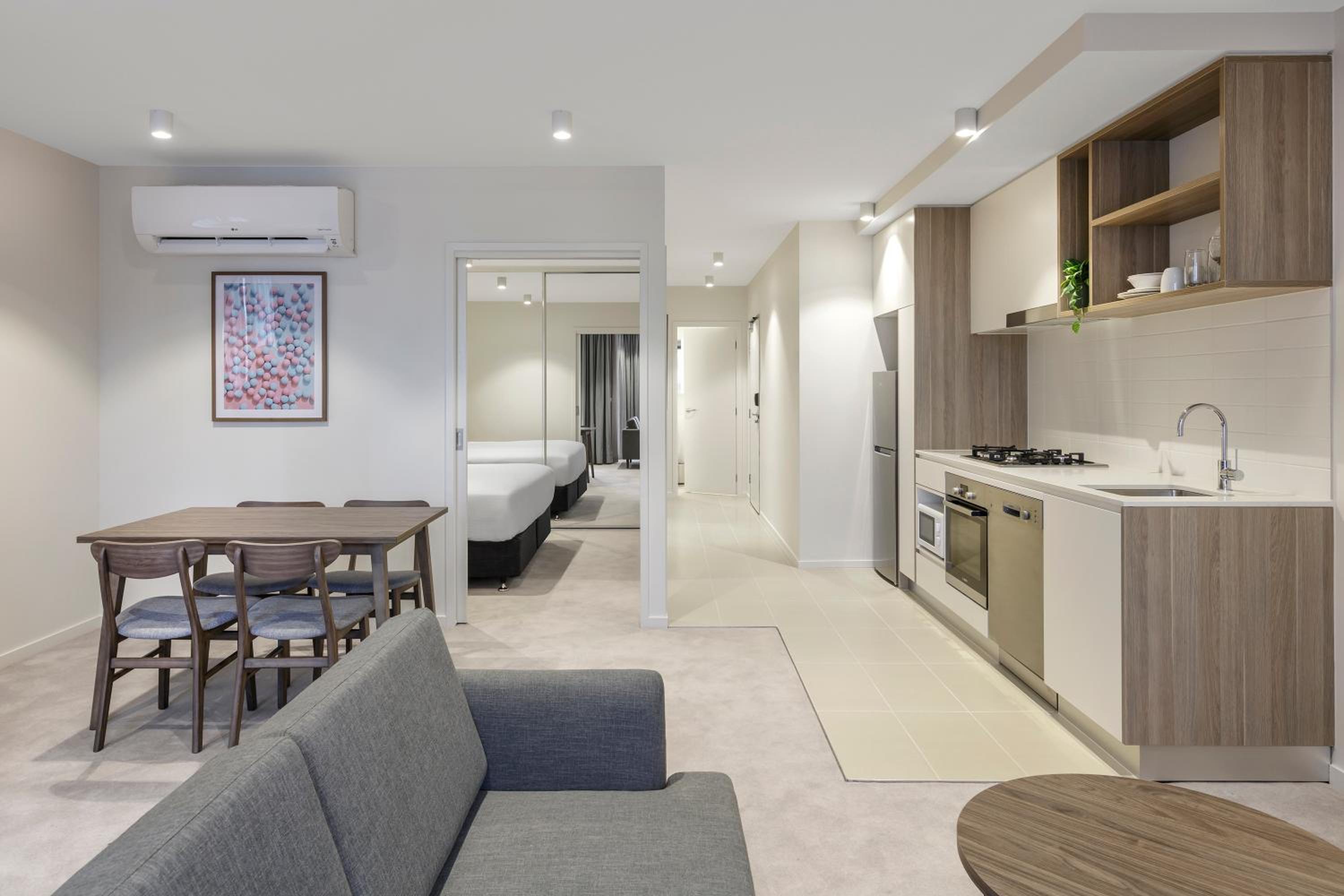 One Bedroom Apartment + Balcony - Photo 4