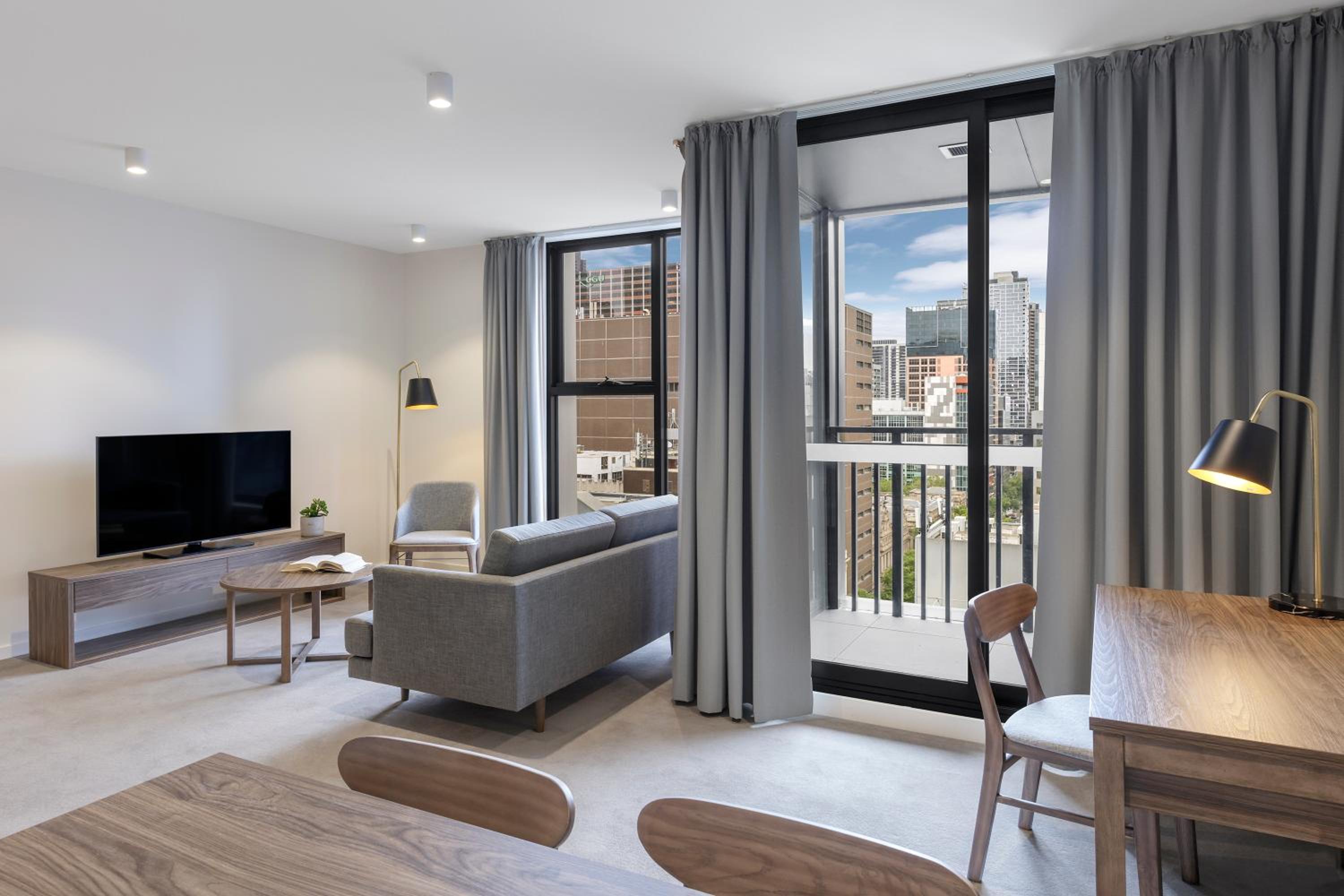 One Bedroom Apartment + Balcony - Photo 3