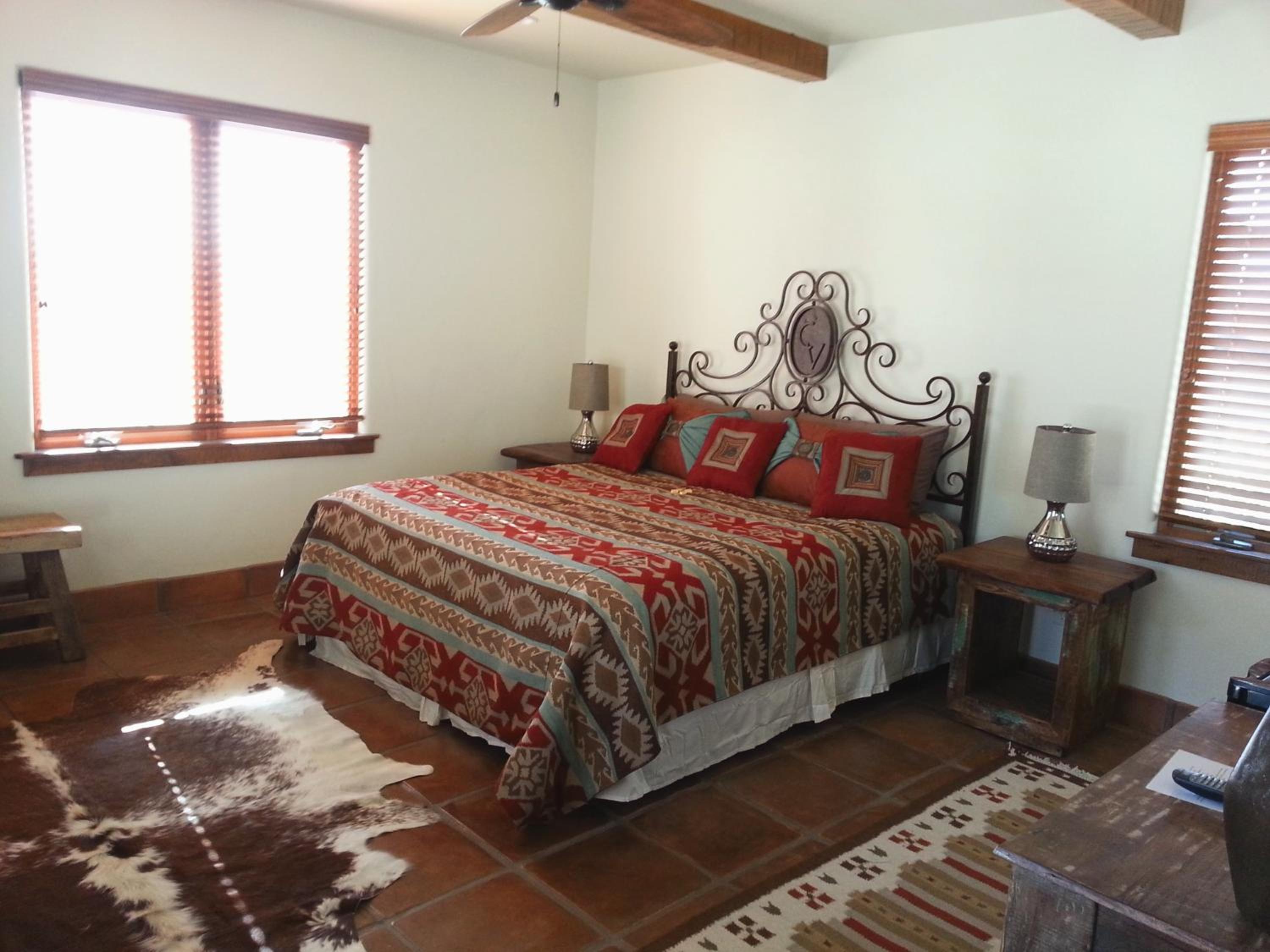 Deluxe King Room photo 2