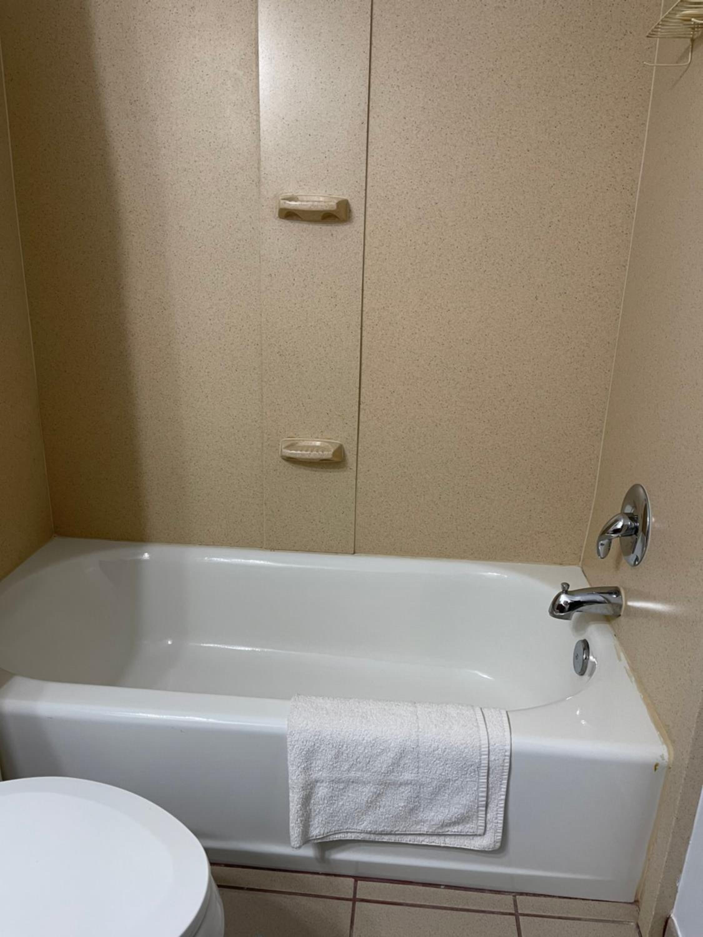 Standard King Room - Non-Smoking  - Photo 9