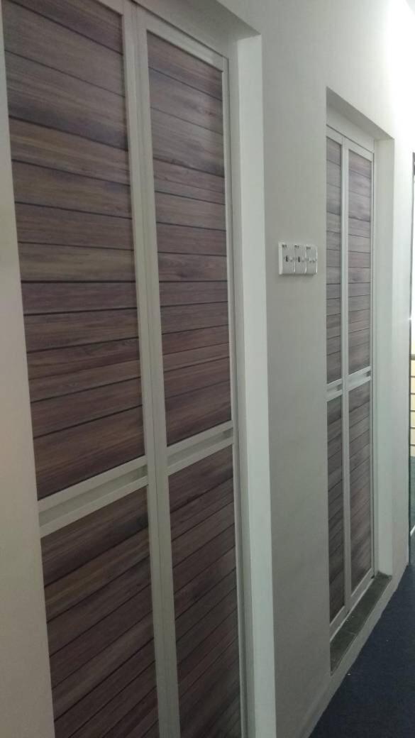 Queen Room With Shared Bathroom