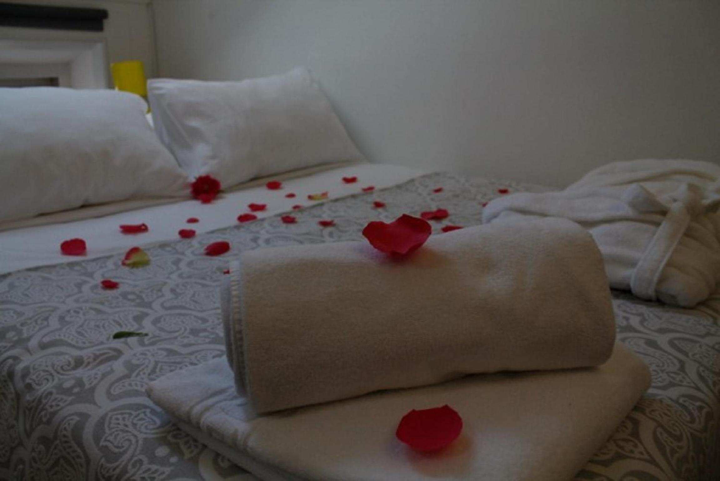 Double Room with Romantic Package  photo 3