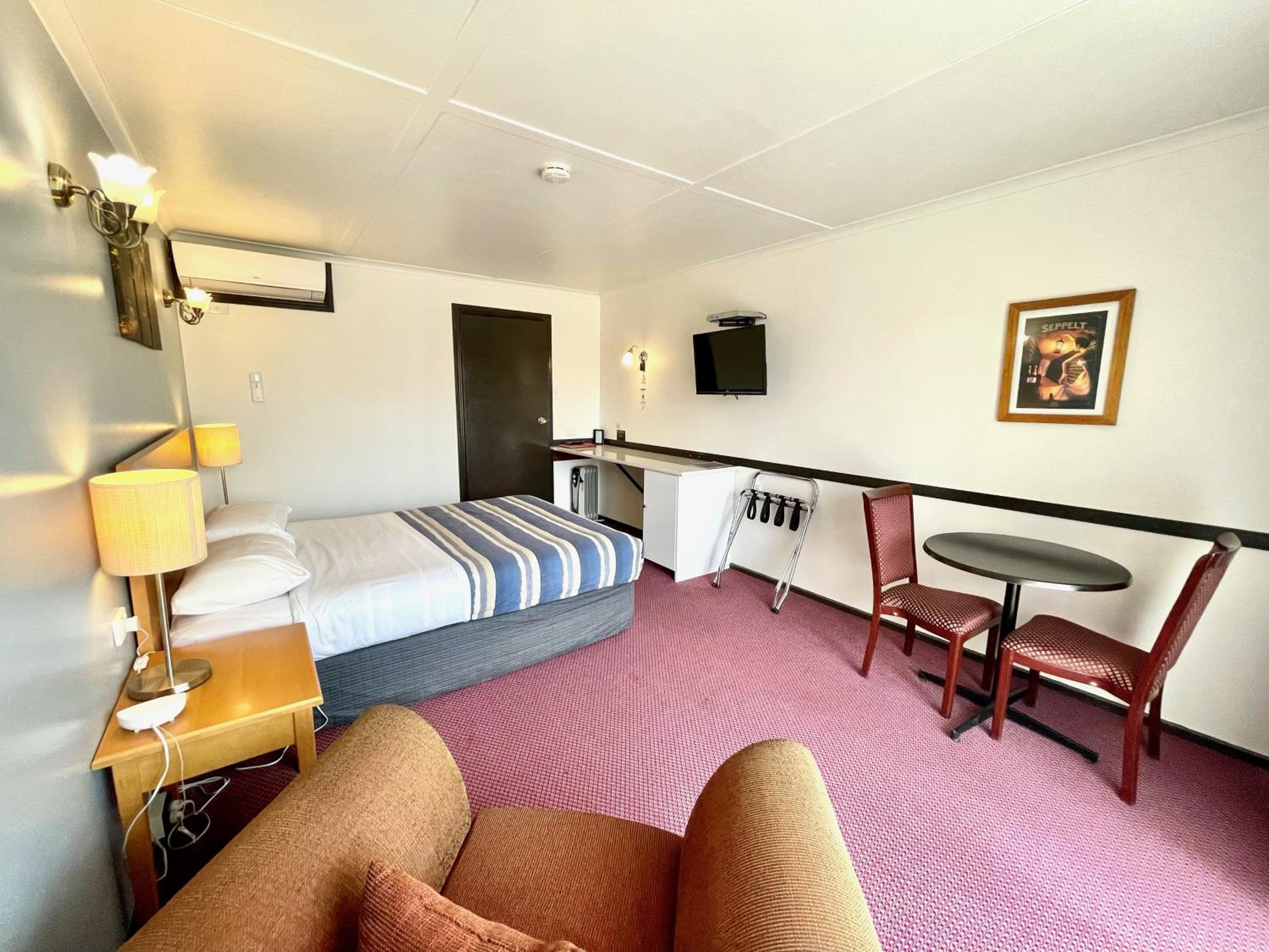 Standard Double Room - Photo 4