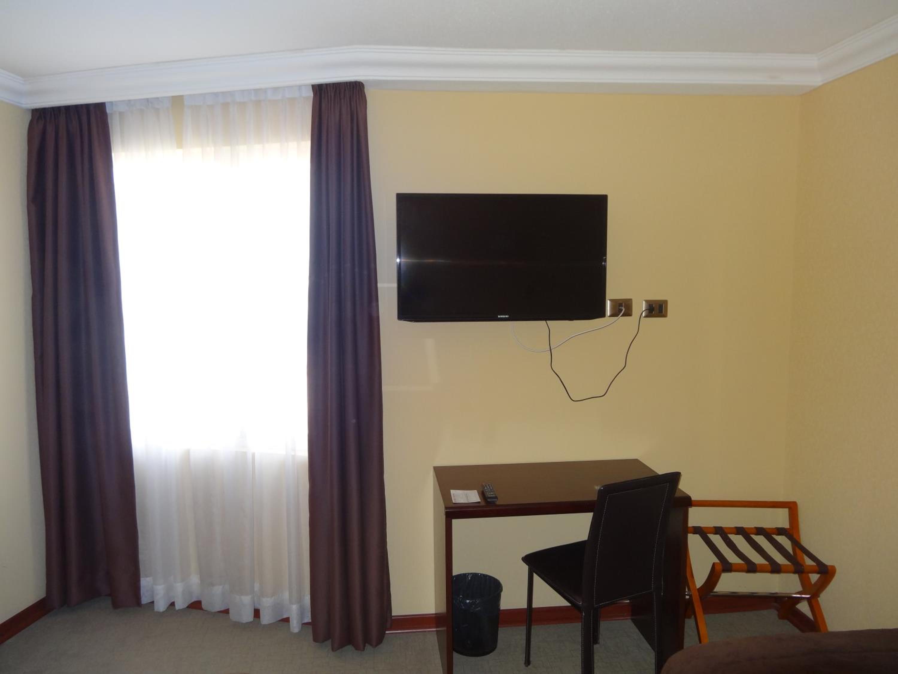 Deluxe King Room photo 2