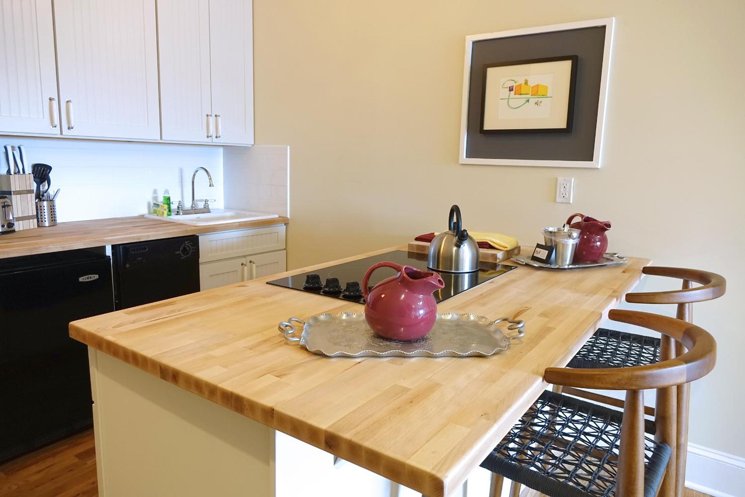 Two Bedroom Penthouse with Roof Deck photo 2