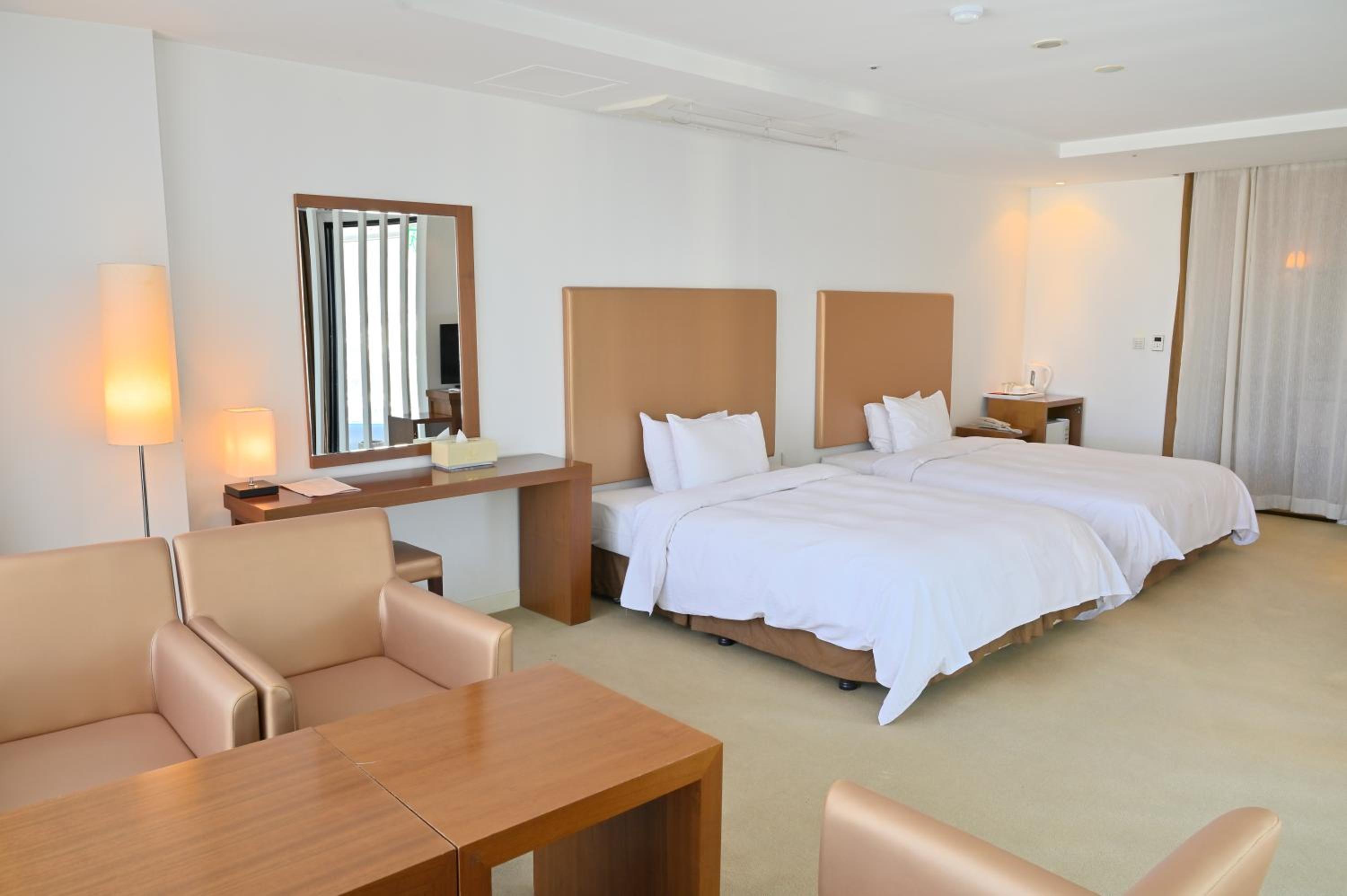 Deluxe Double Room with Two Double Beds photo 2