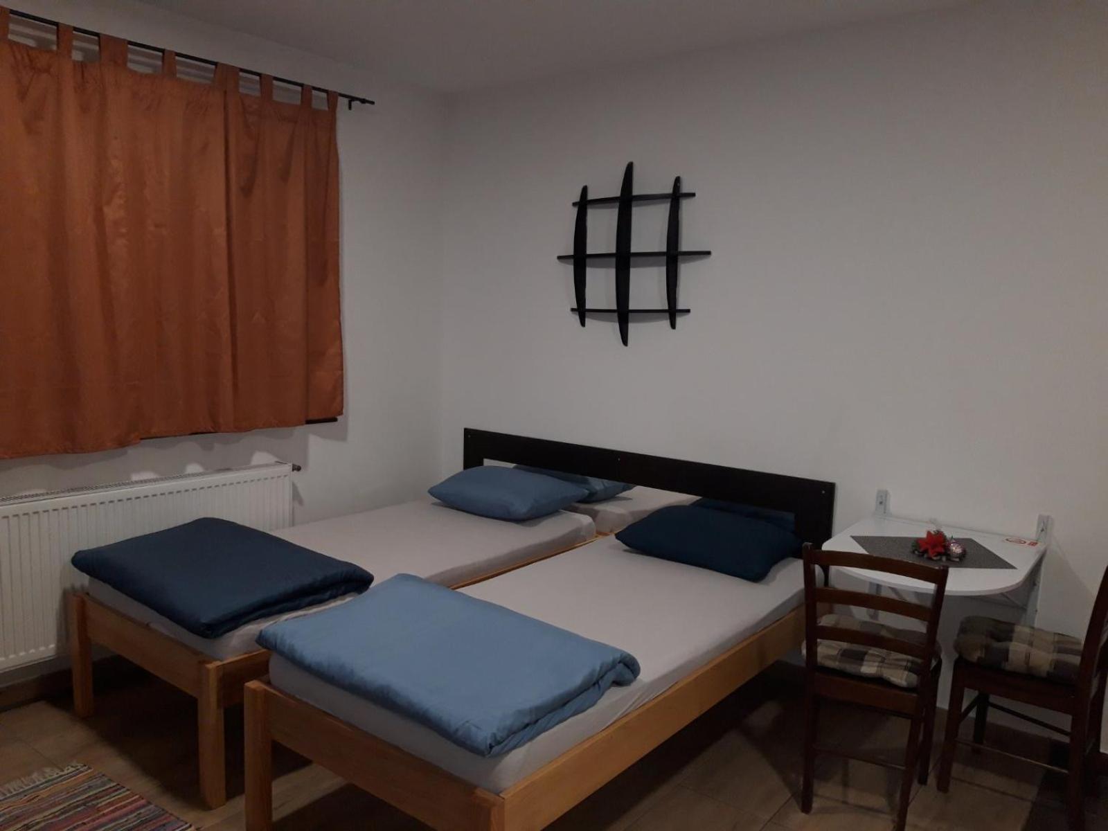 One-Bedroom Apartment photo 1