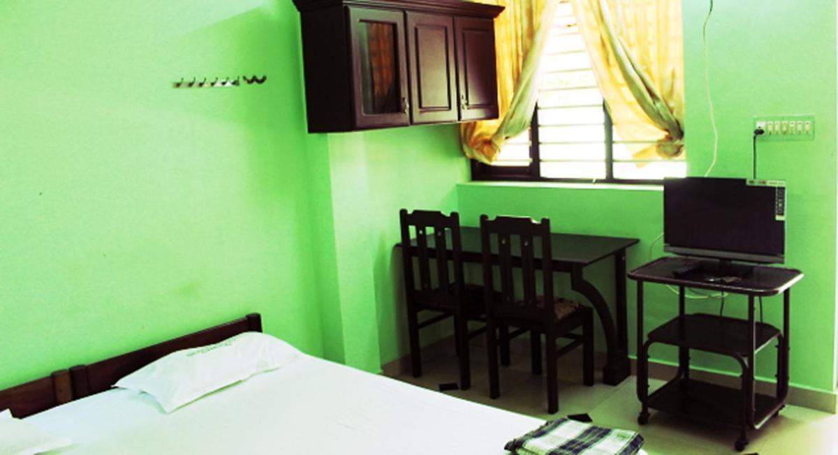 Budget Double Room photo 2