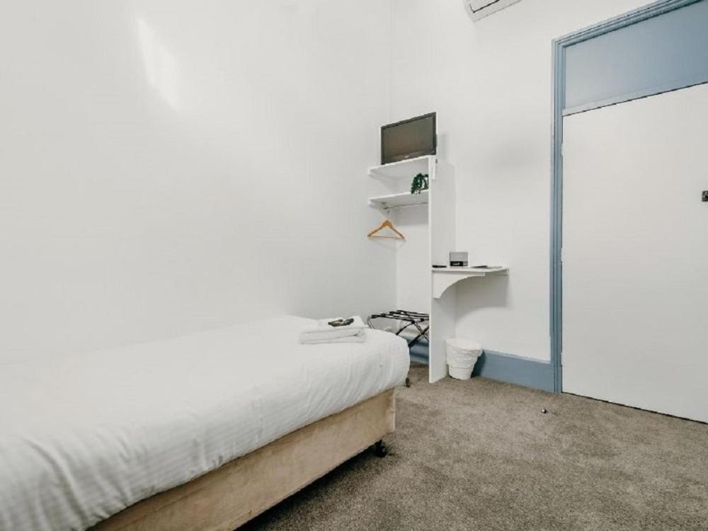Single Room with Shared Bathroom