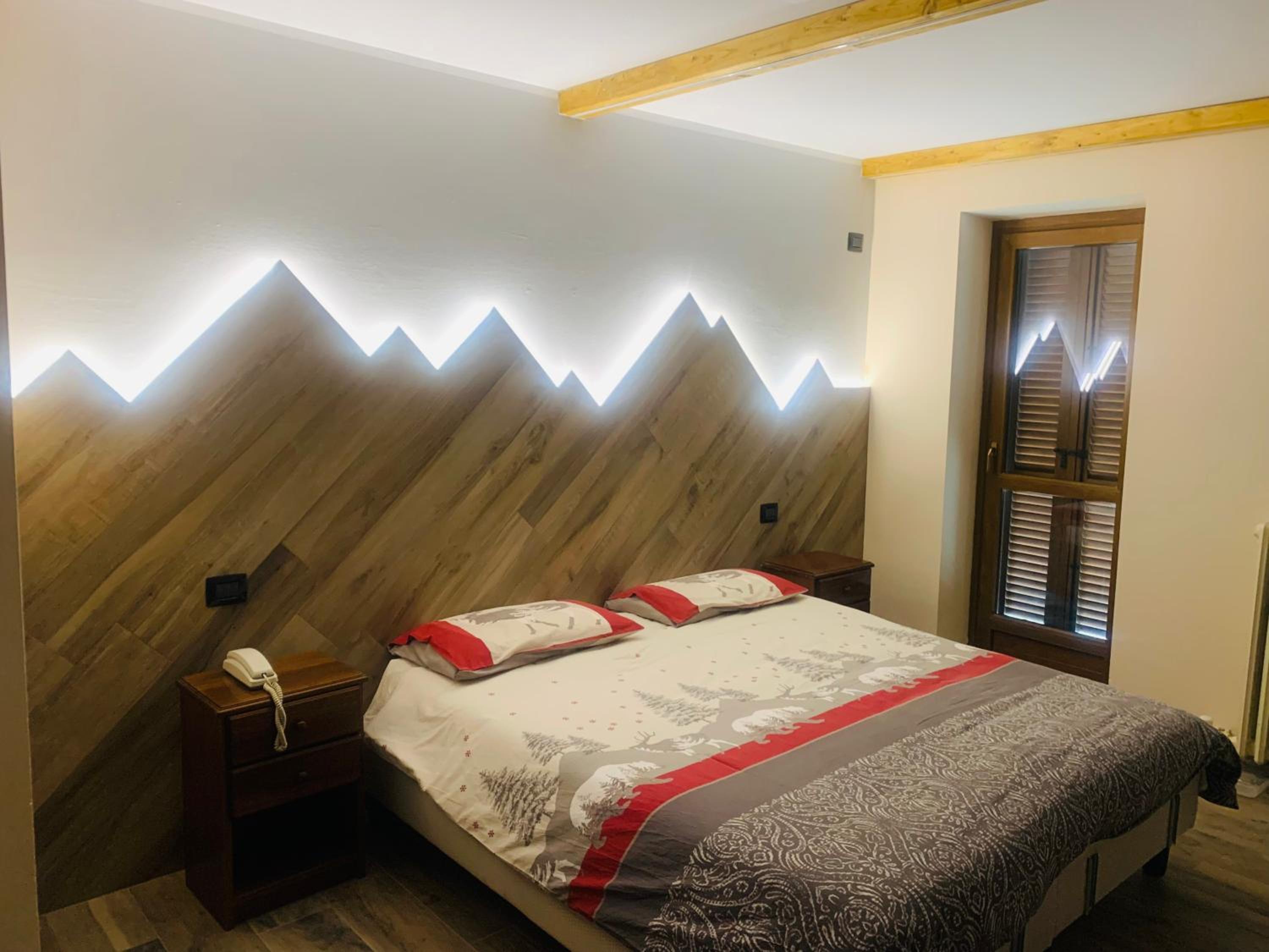 Double or Twin Room with Balcony - Photo 3