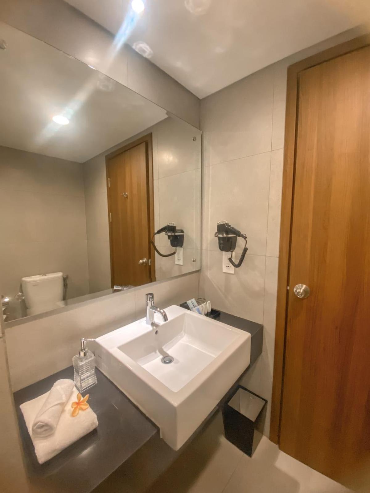 Executive Club King photo 2