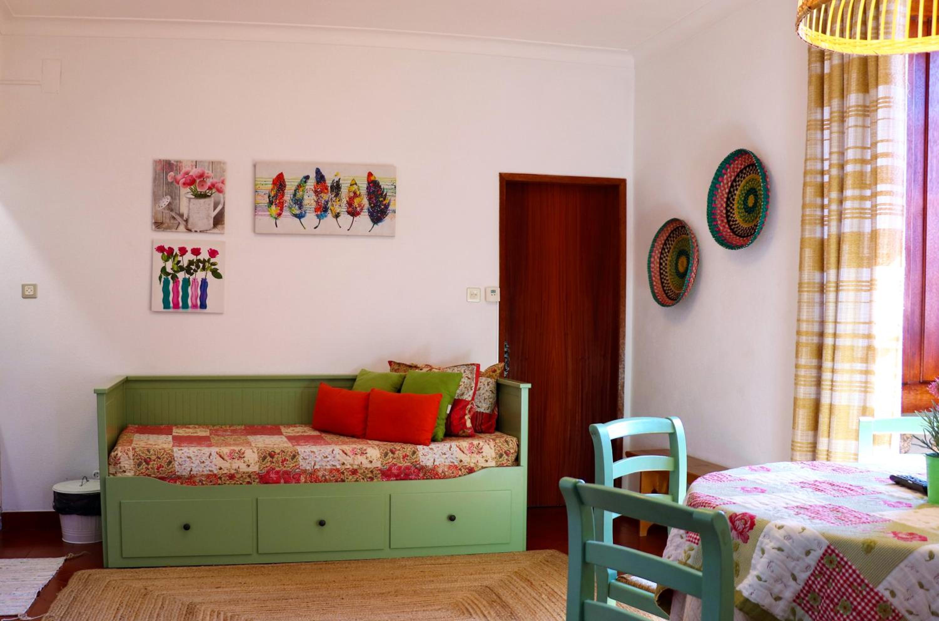One-Bedroom Apartment photo 1