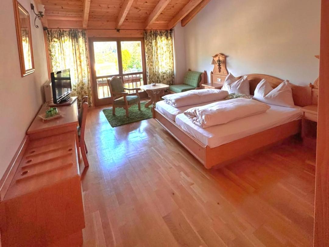 Deluxe Double Room with Shower