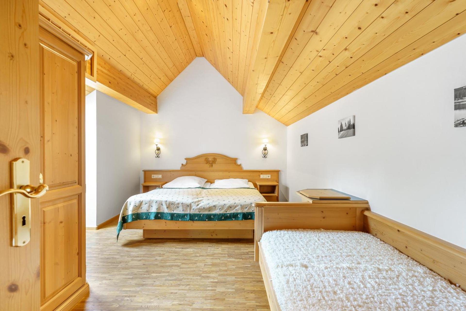 Deluxe Family Suite photo 2