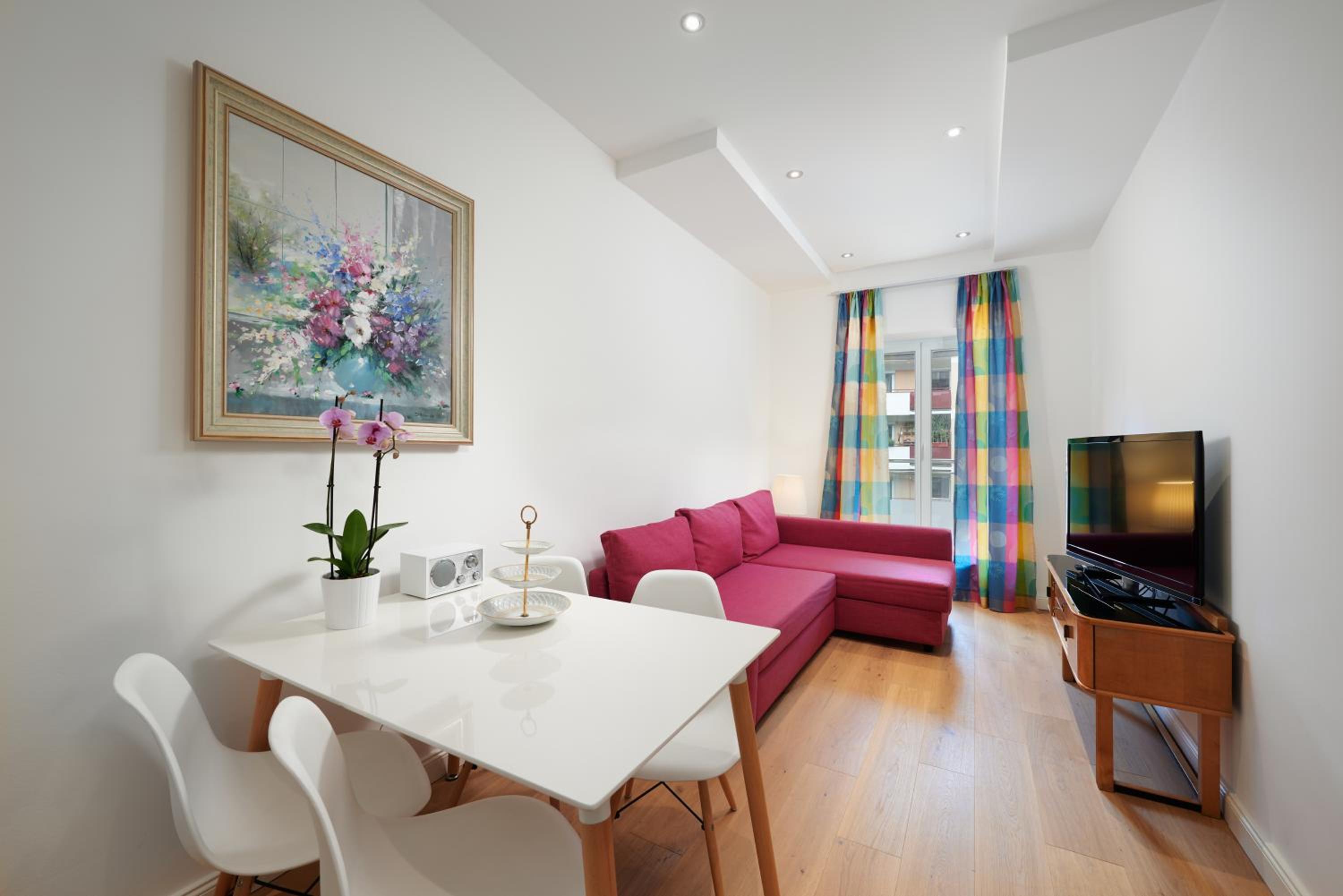 One-Bedroom Apartment - Photo 12