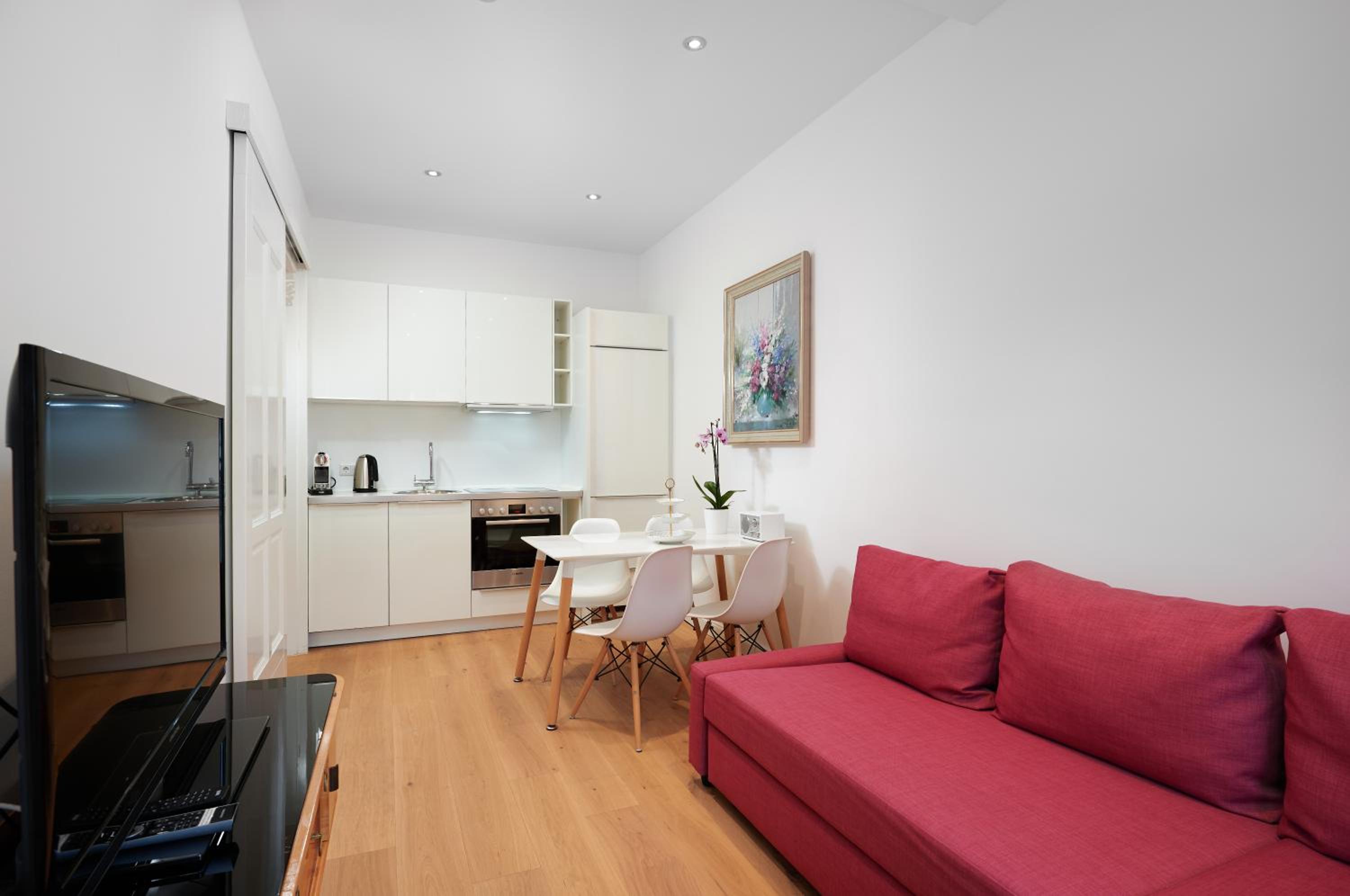 One-Bedroom Apartment - Photo 13