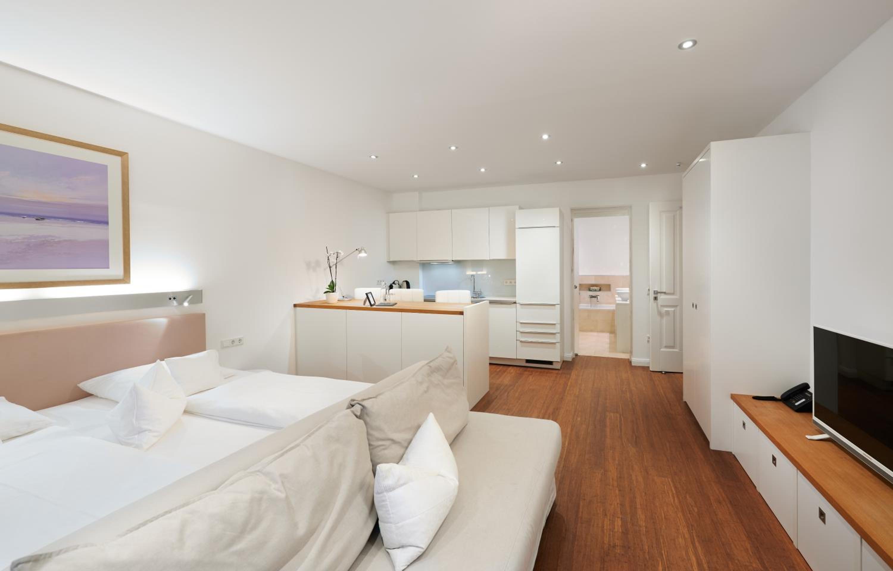 One-Bedroom Apartment - Photo 10