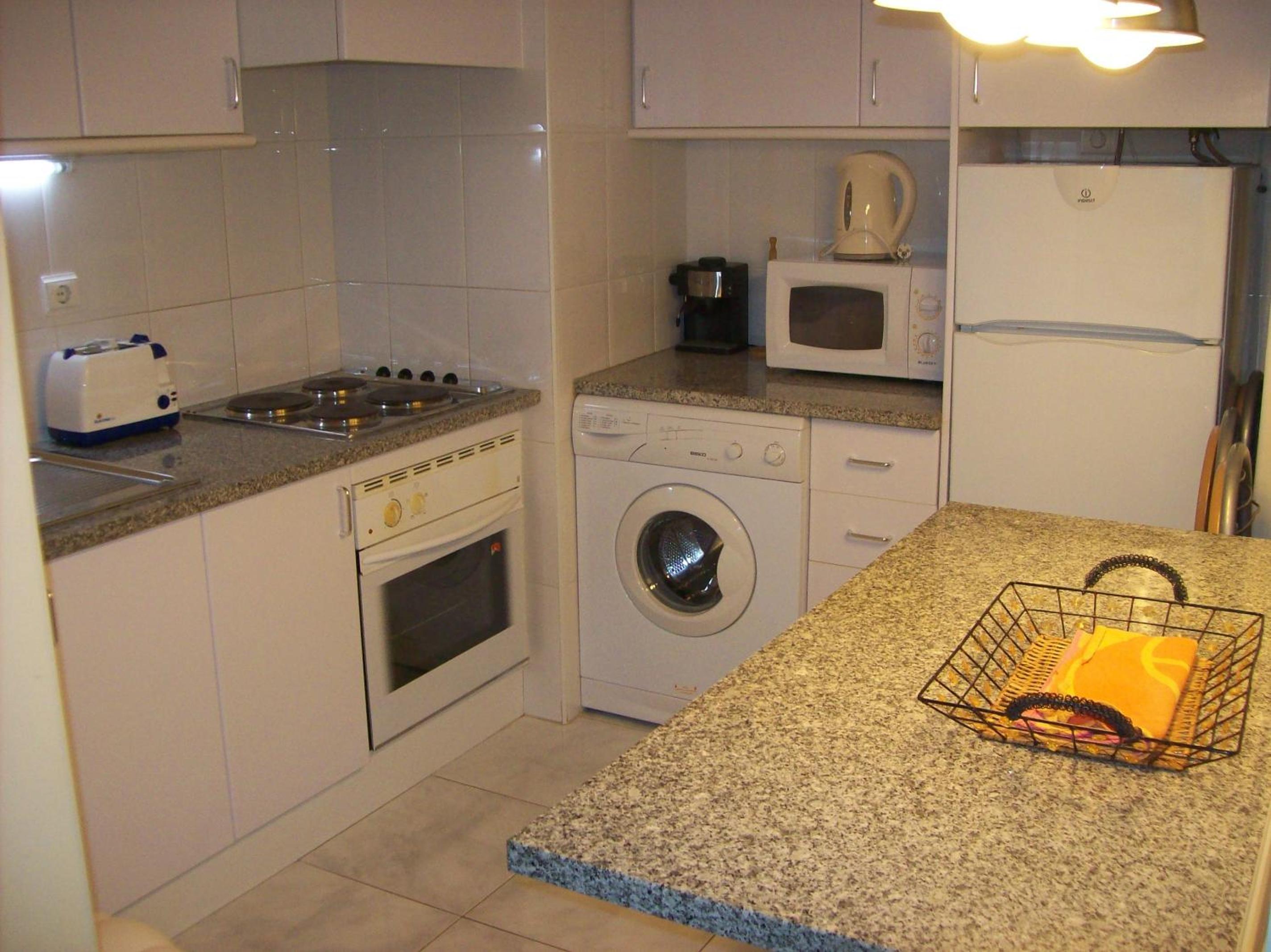 One-Bedroom Apartment with City and River View - Photo 13