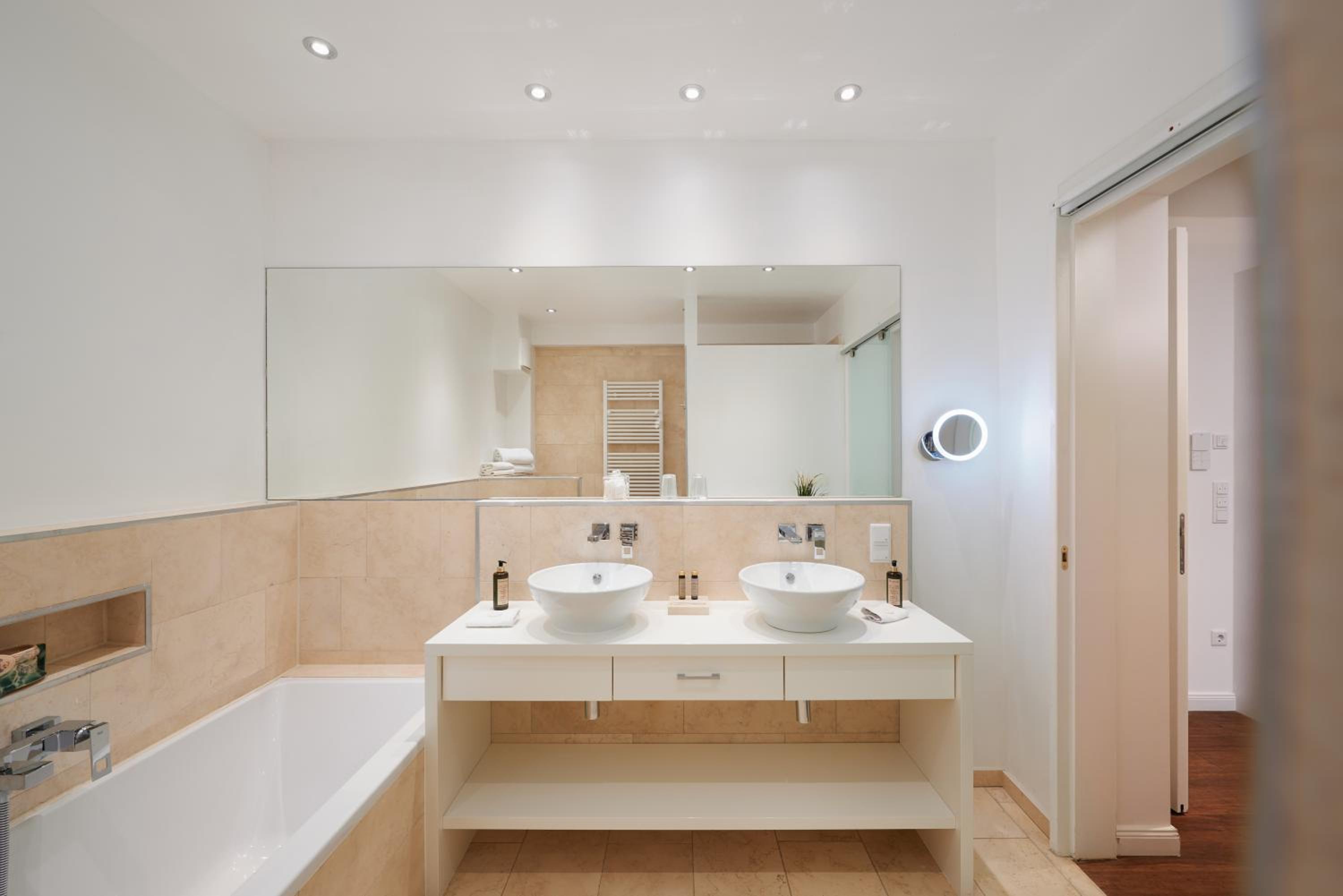 One-Bedroom Apartment - Photo 8