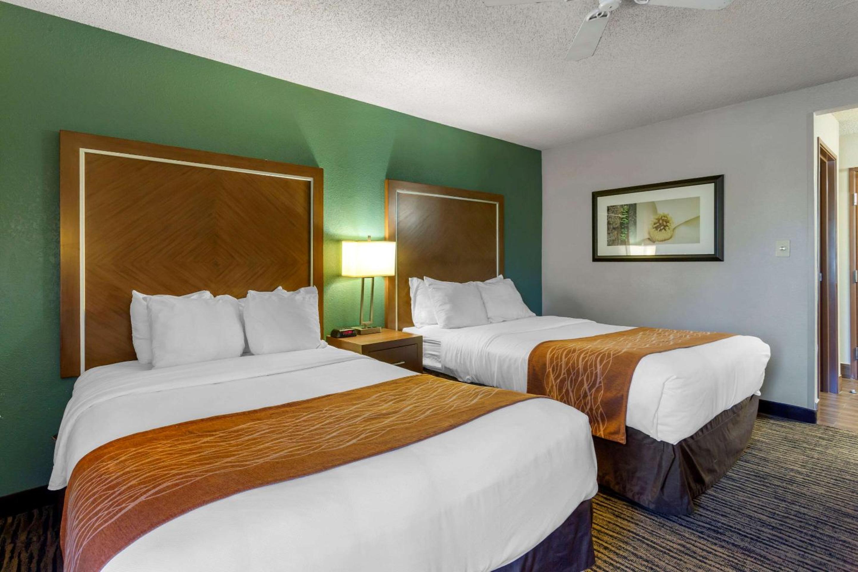 Double Room with Two Double Beds - Non-Smoking - Photo 2