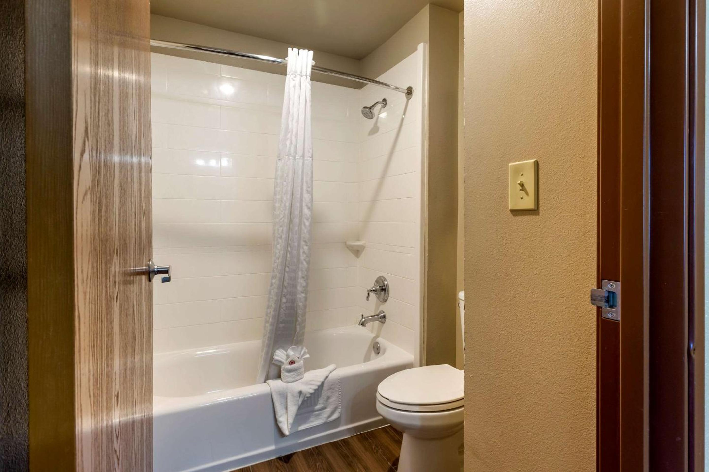 Double Room with Two Double Beds - Non-Smoking - Photo 4