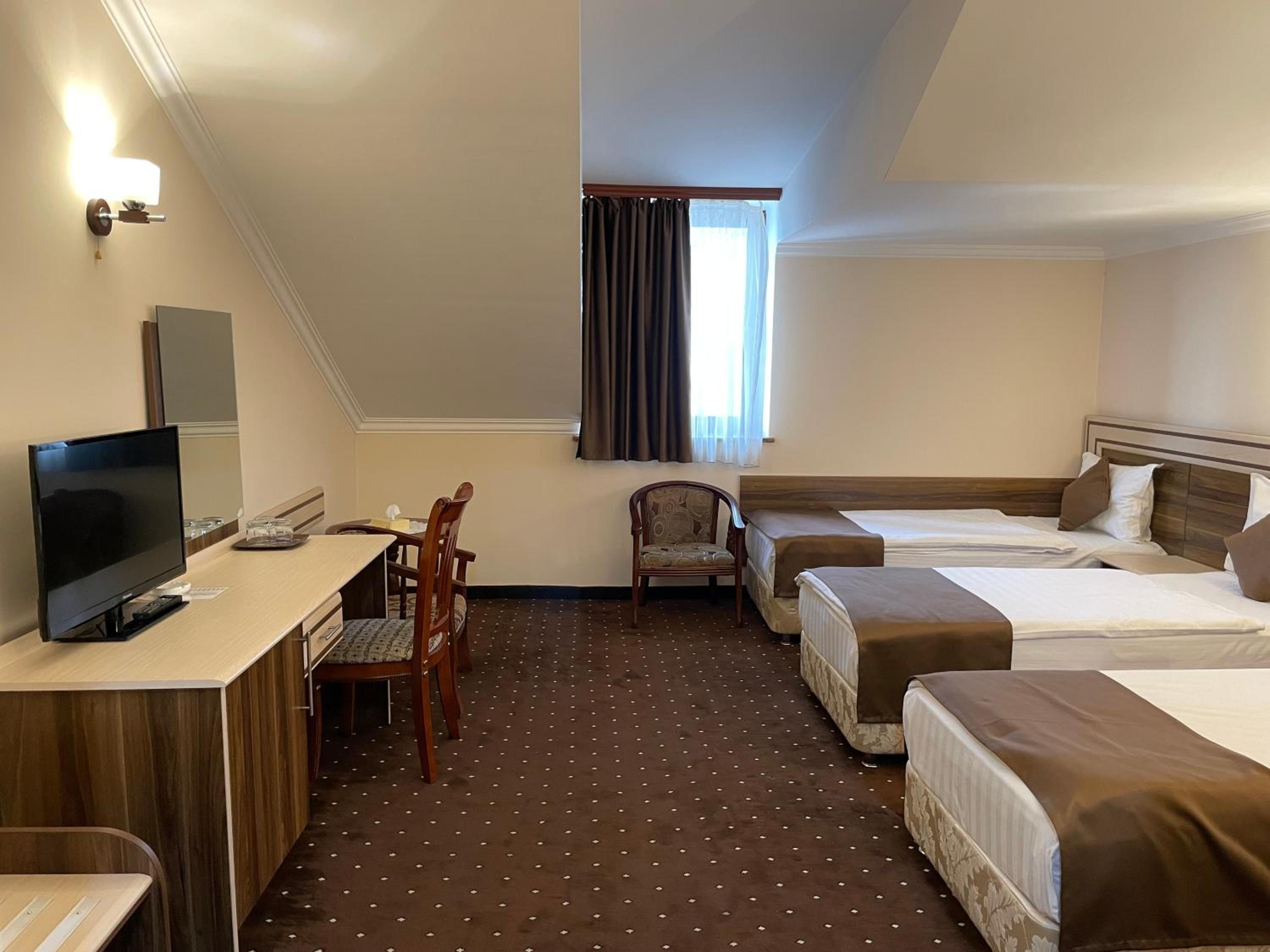Standard Triple Room photo 3
