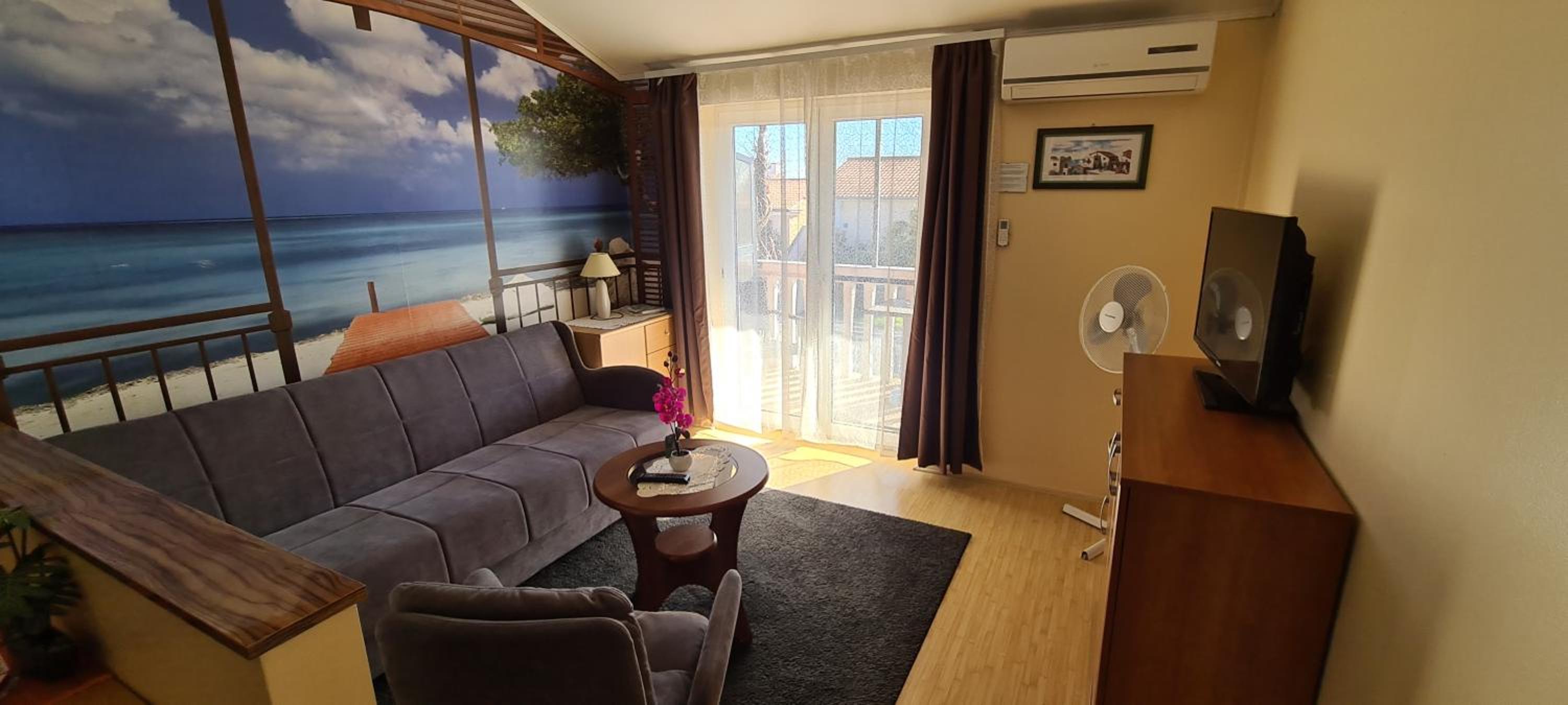 One-Bedroom Apartment with Balcony photo 1