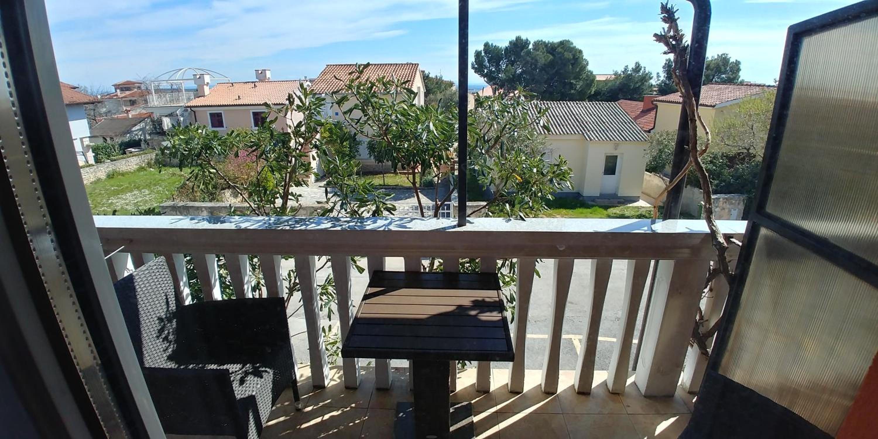 One-Bedroom Apartment with Balcony photo 3