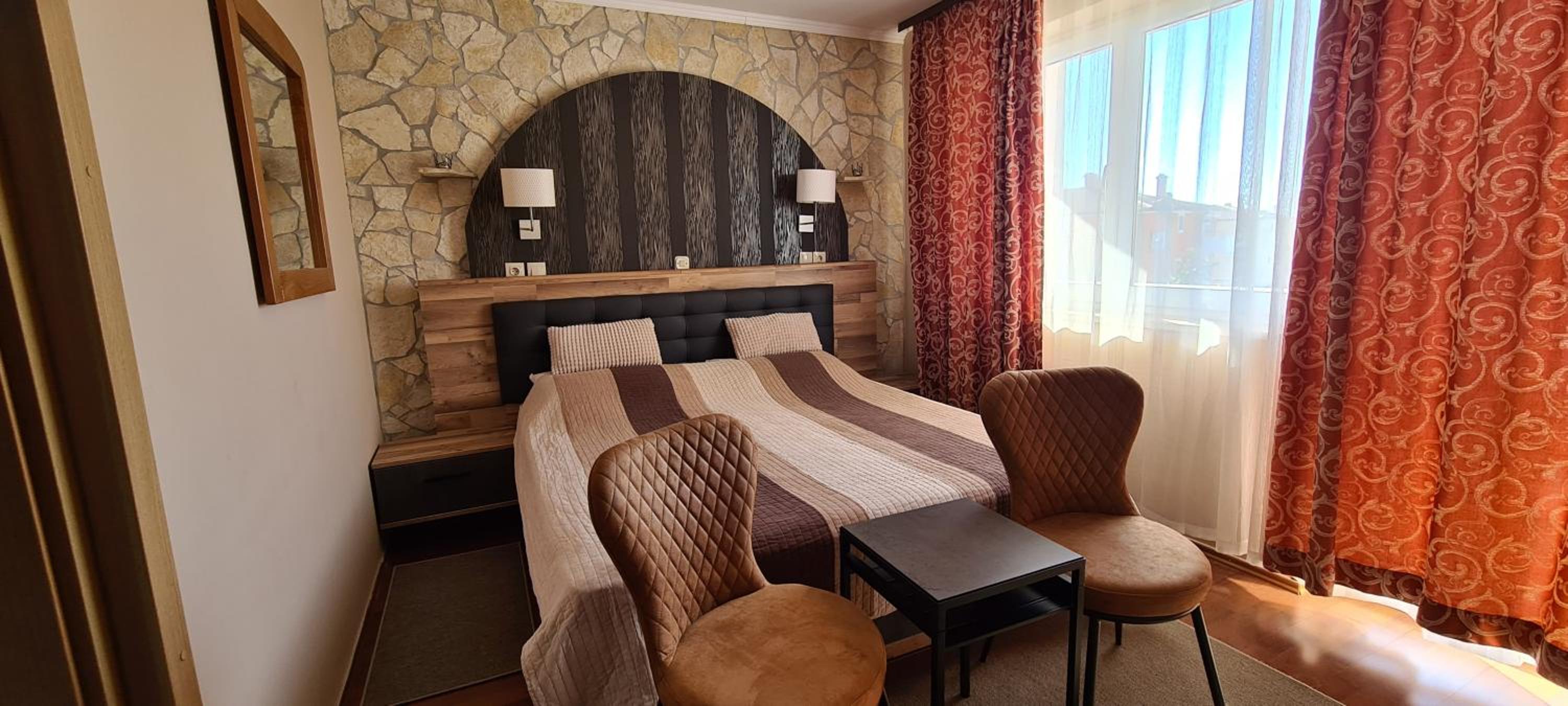Standard King Room photo 2