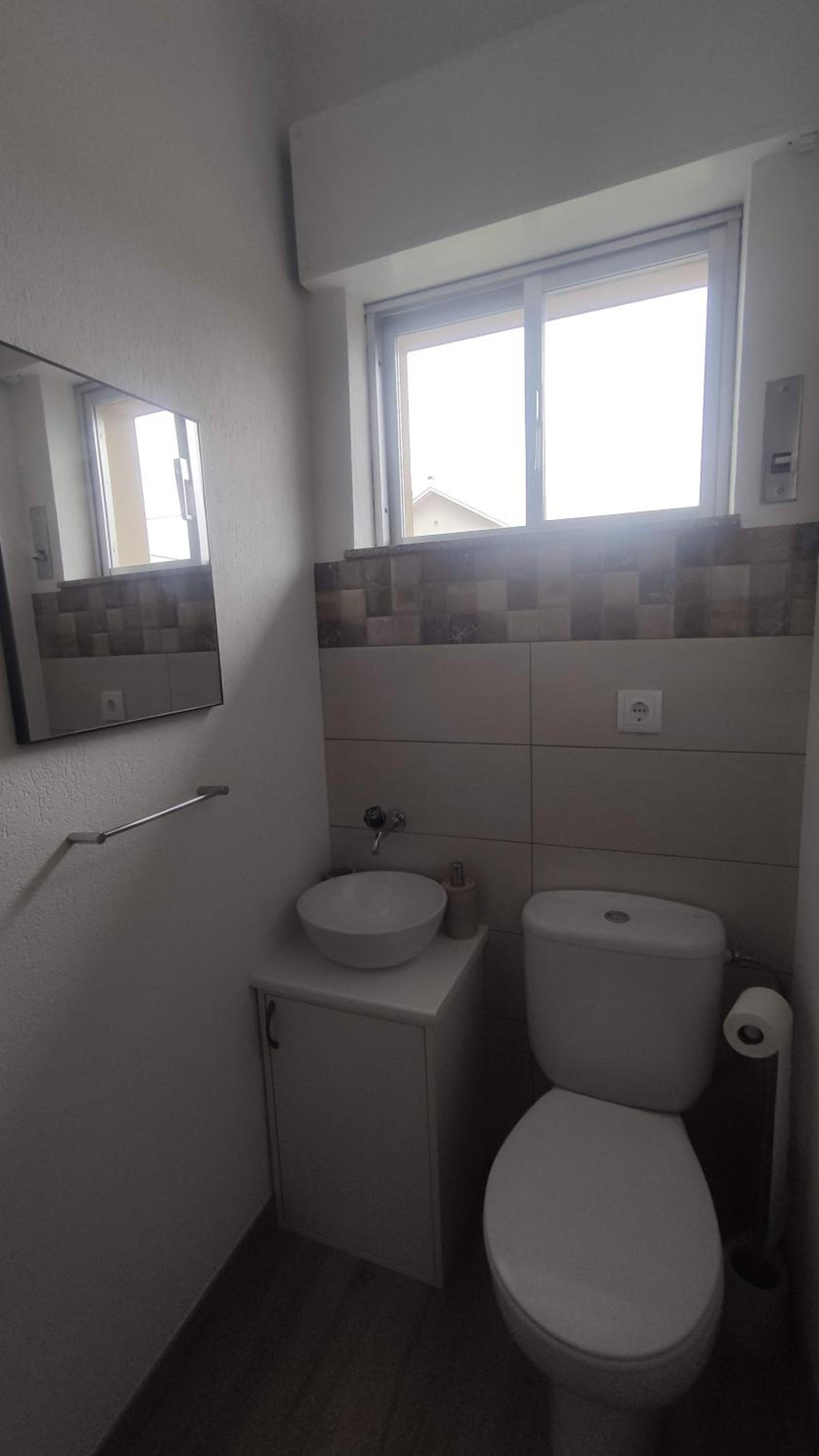 Three-Bedroom House photo 3