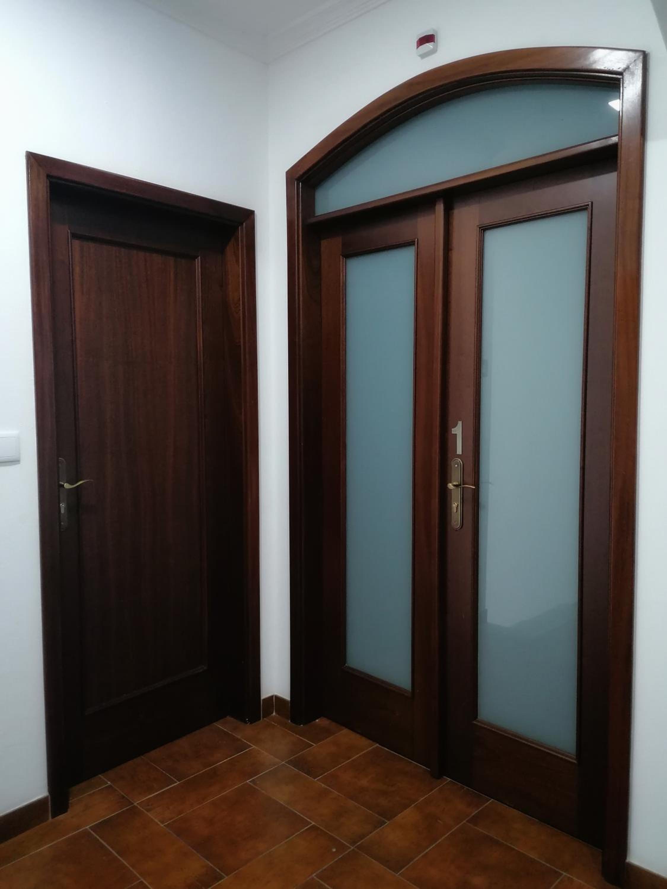 Family Room with Private Bathroom - Photo 2