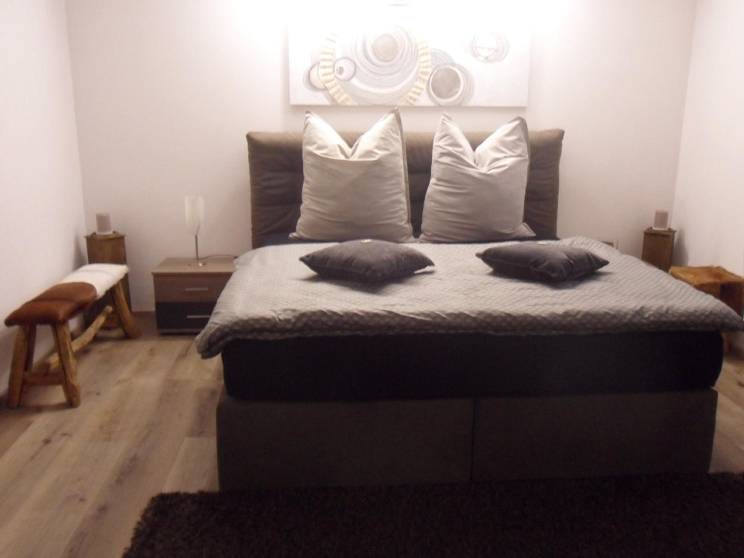 One-Bedroom Apartment photo 1
