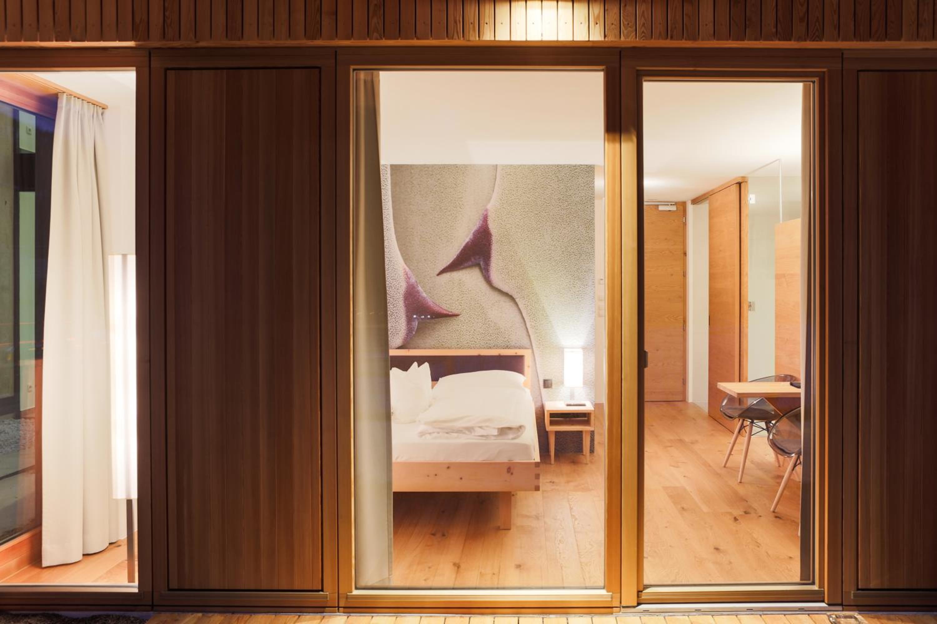 Junior Suite with Garden View - Photo 3