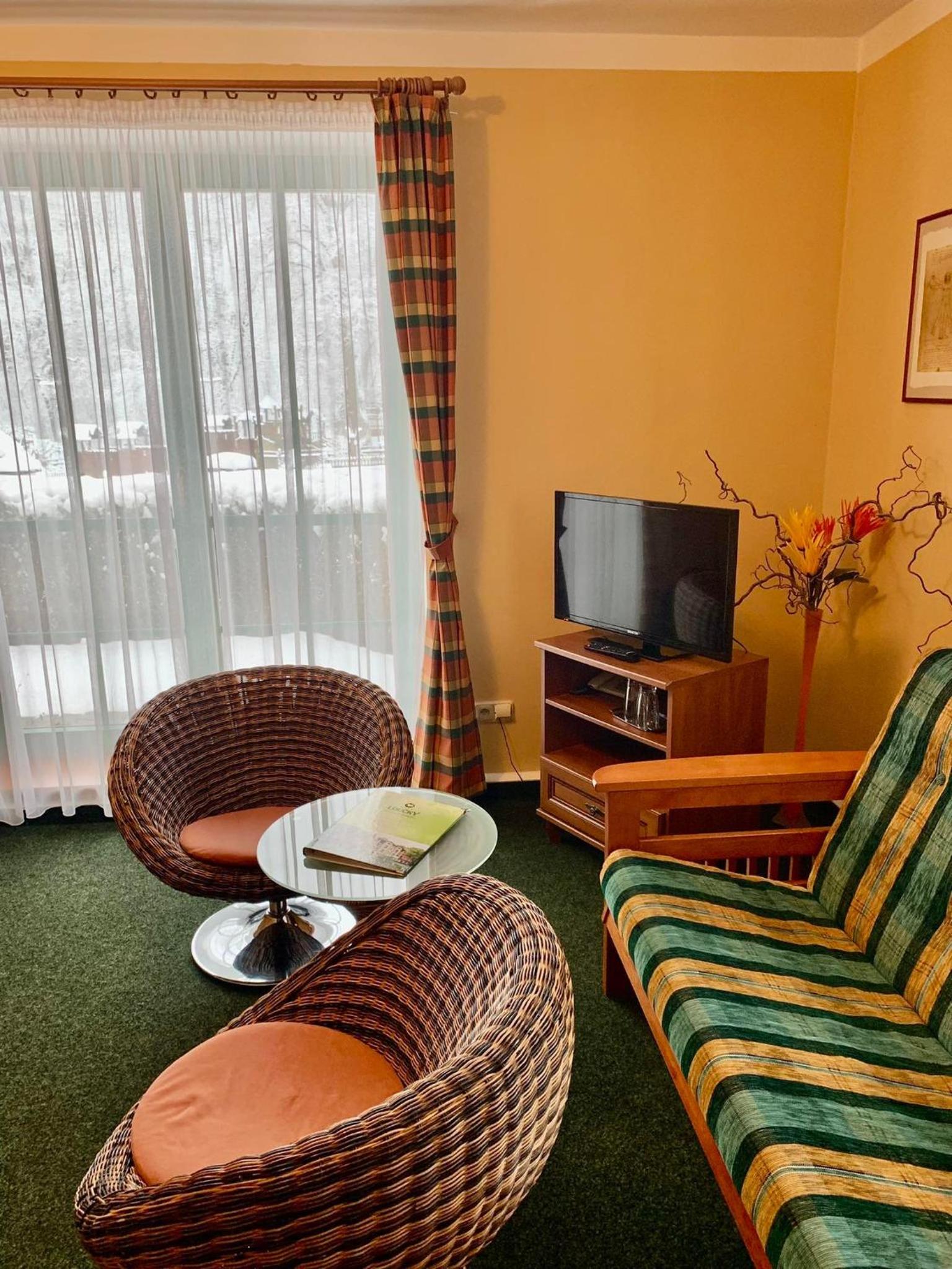 Suite with Hot Tub photo 1