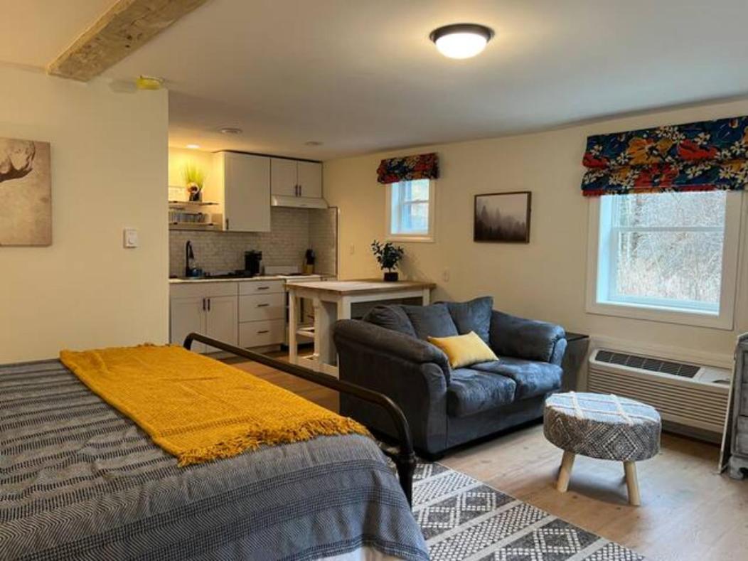 One-Bedroom Apartment photo 1