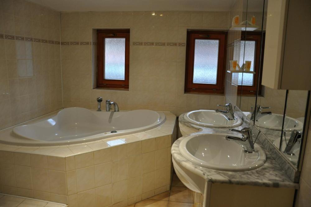 Family Suite with Balcony photo 2