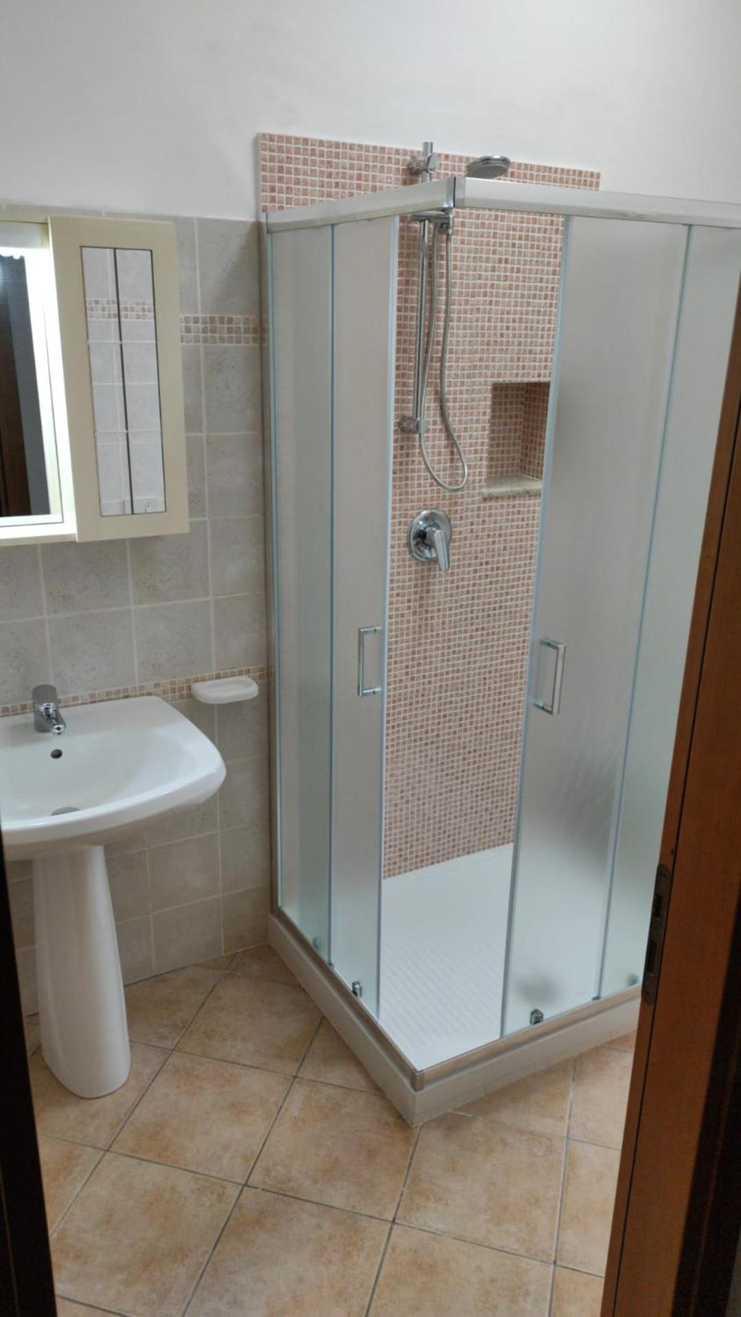 Two-Bedroom House - Photo 12