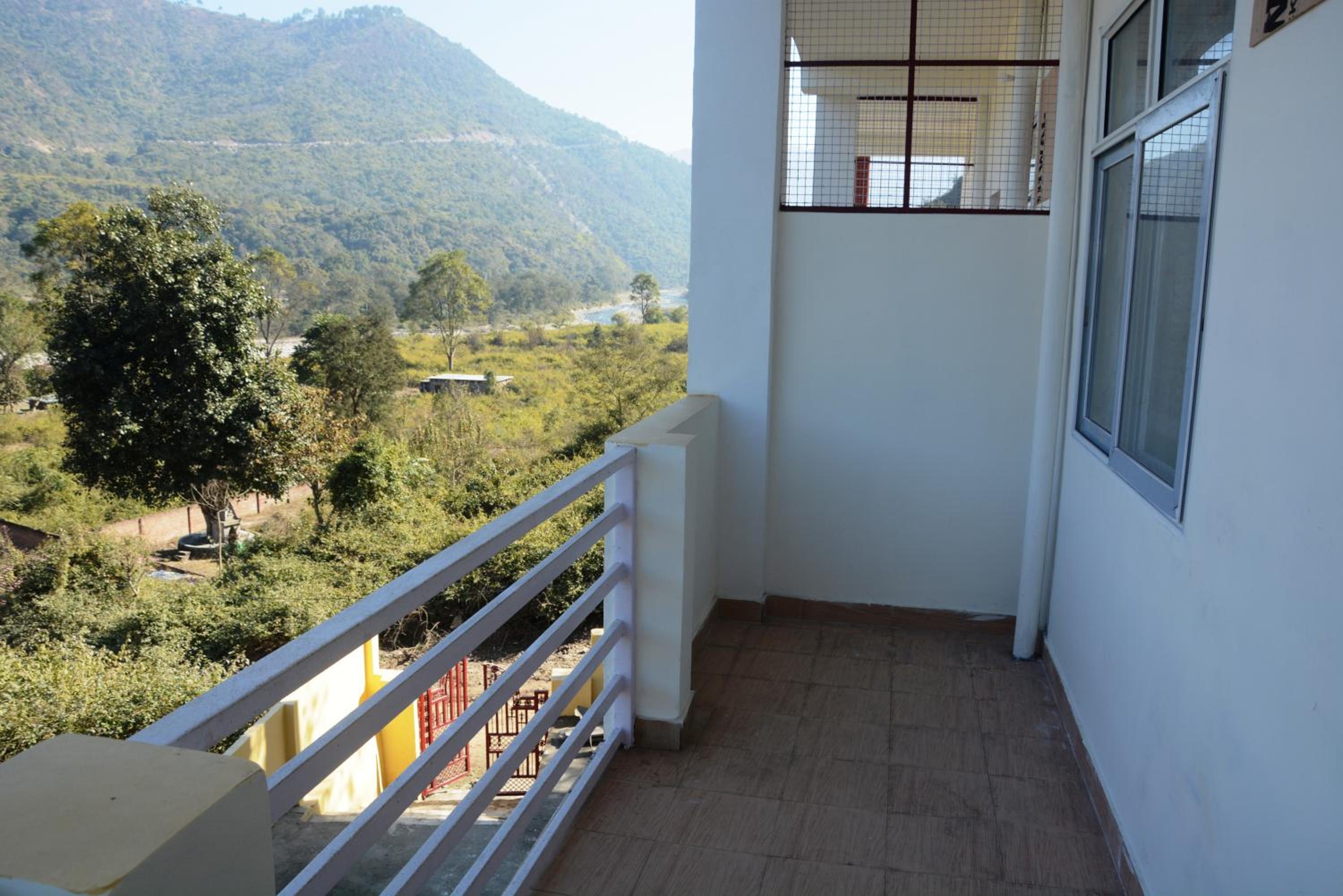 Family Room with Balcony - Photo 4