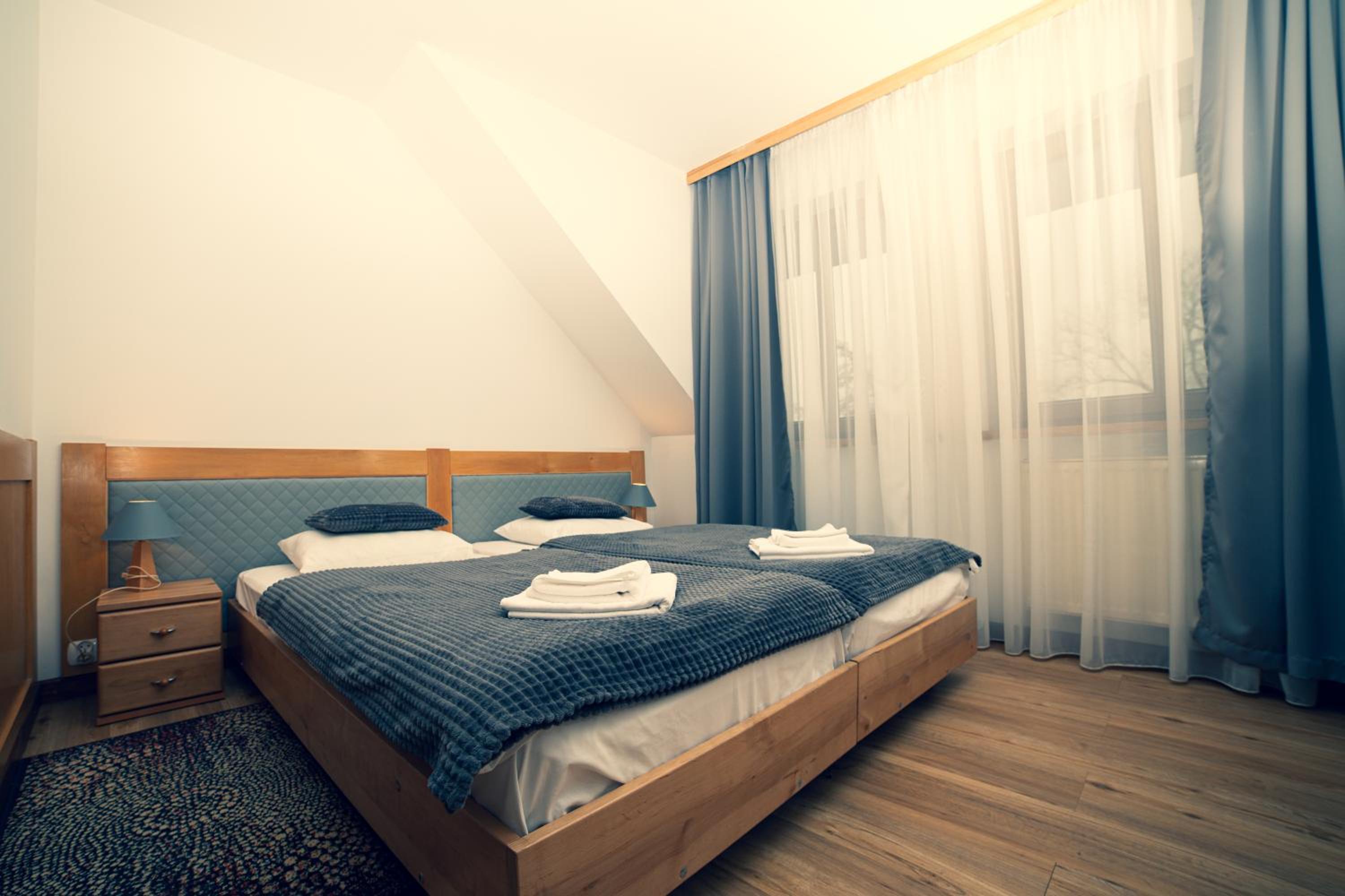 Twin Room - Photo 2