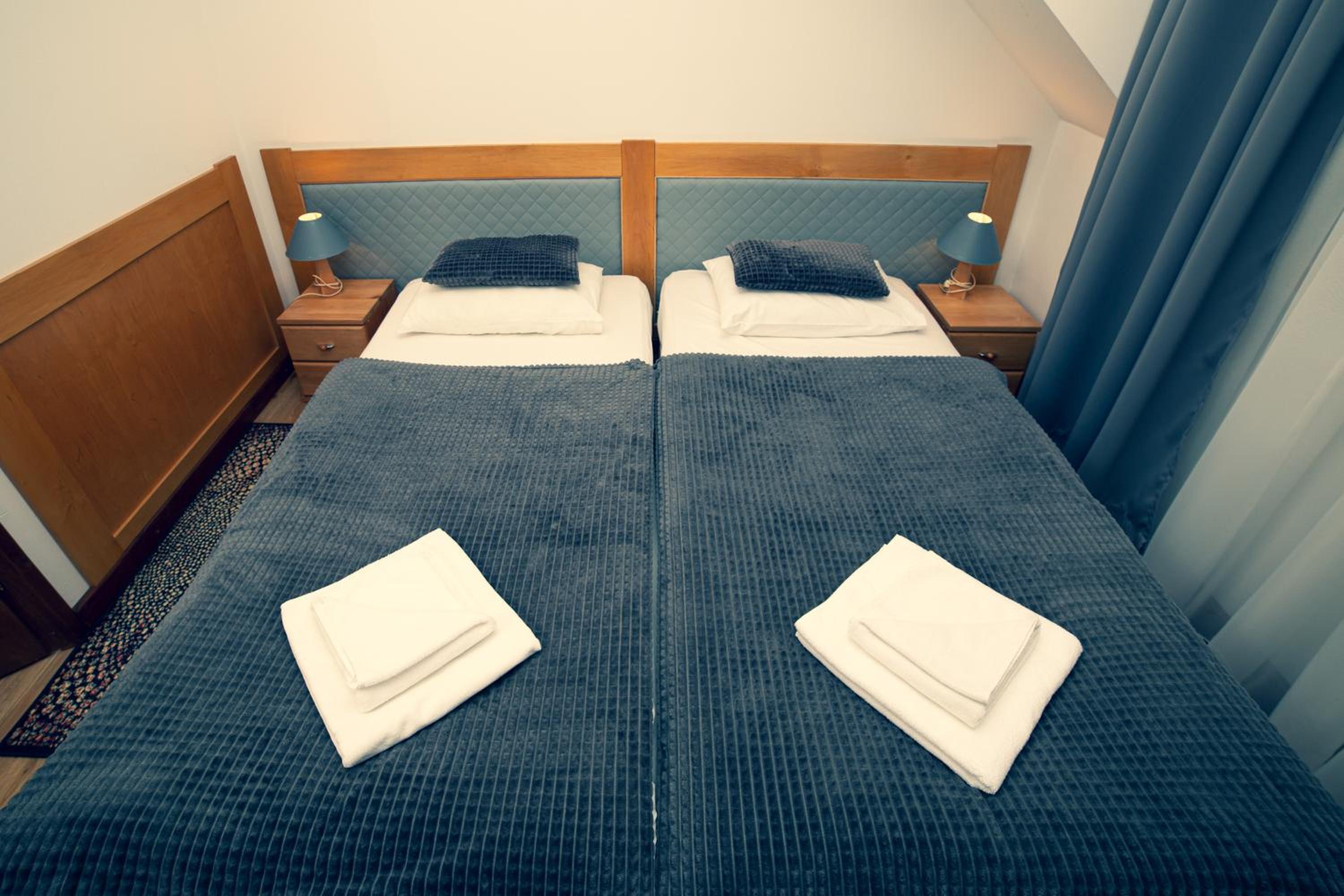 Twin Room - Photo 7