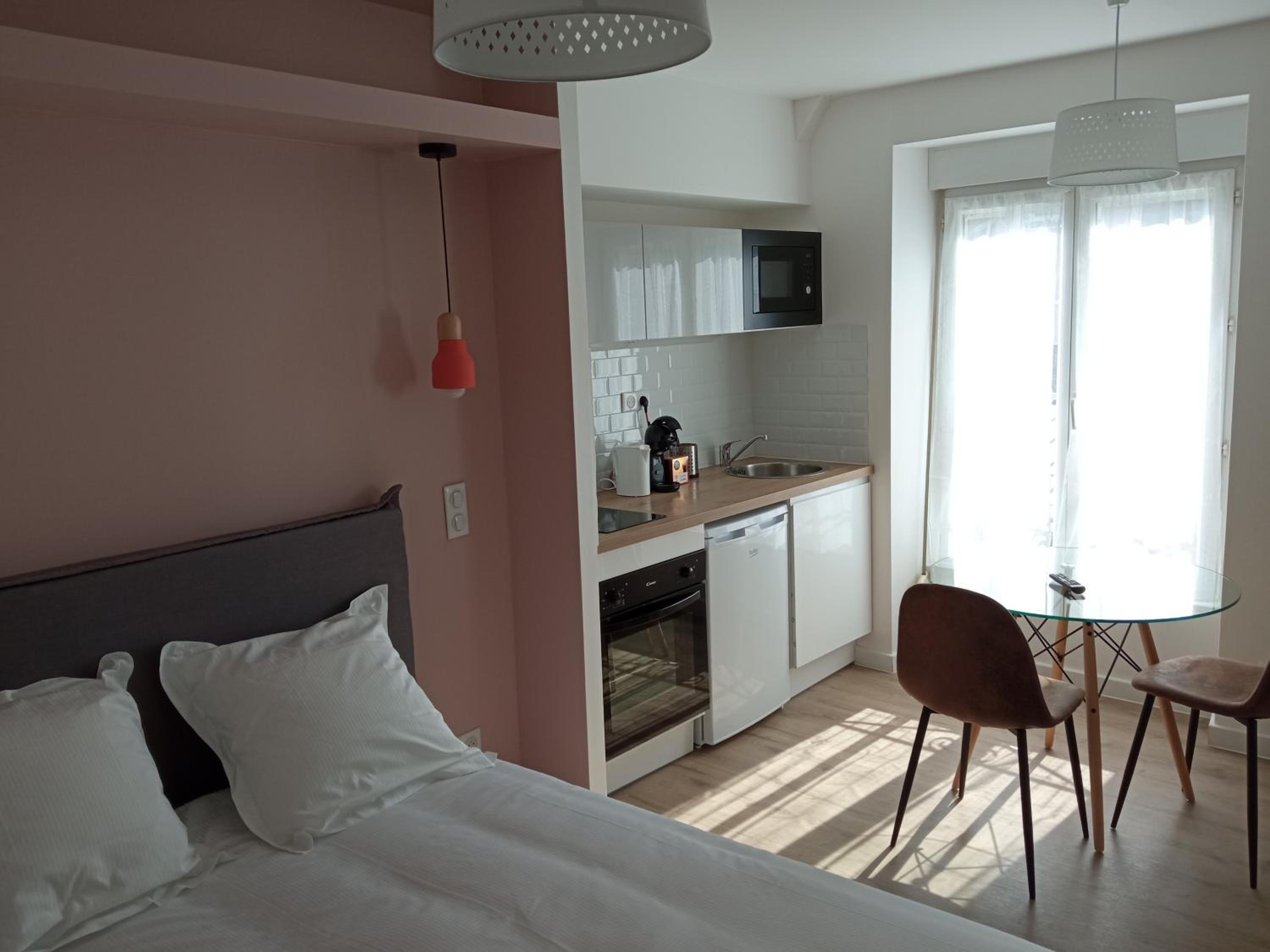 Deluxe Room - Photo 1