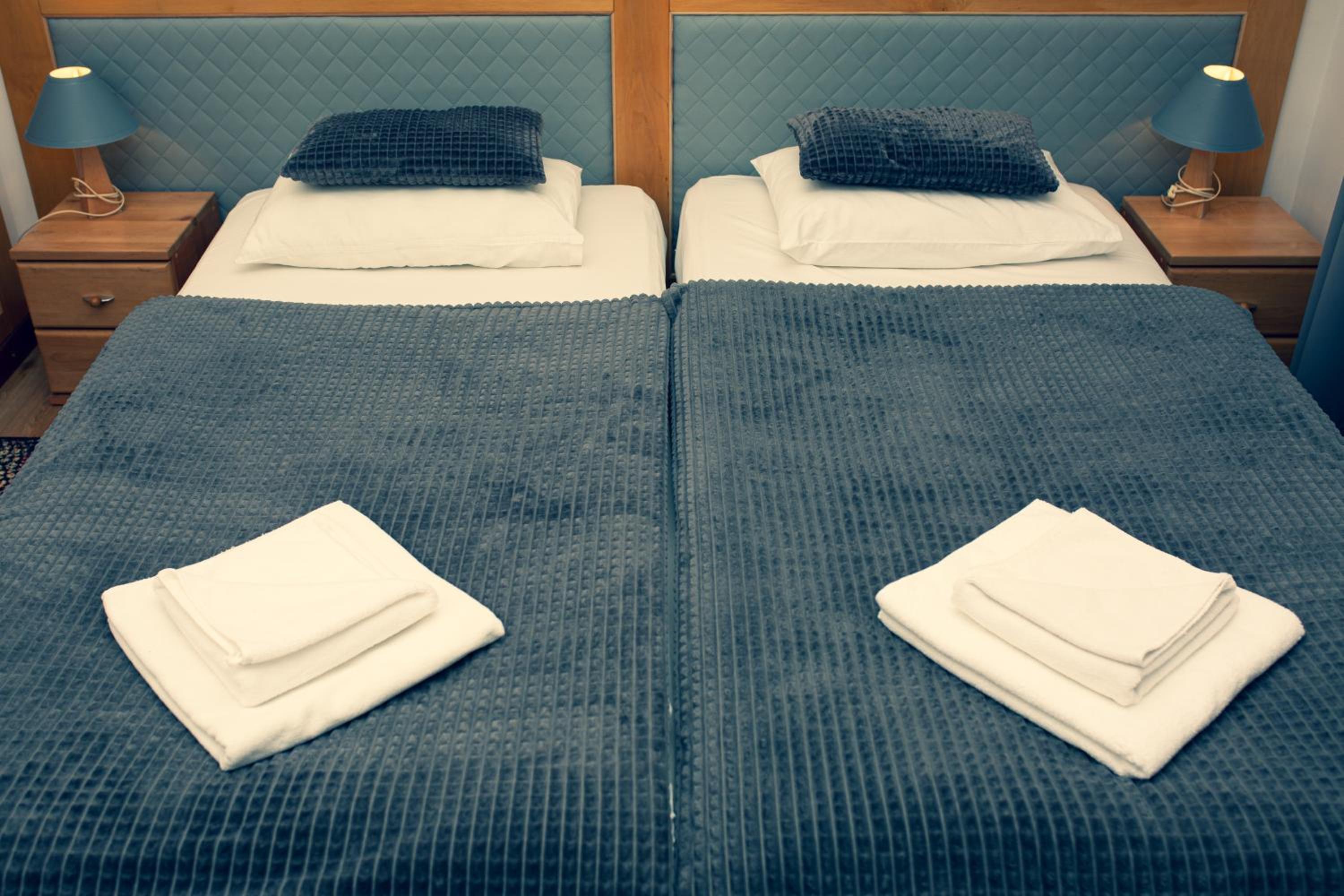 Twin Room - Photo 3